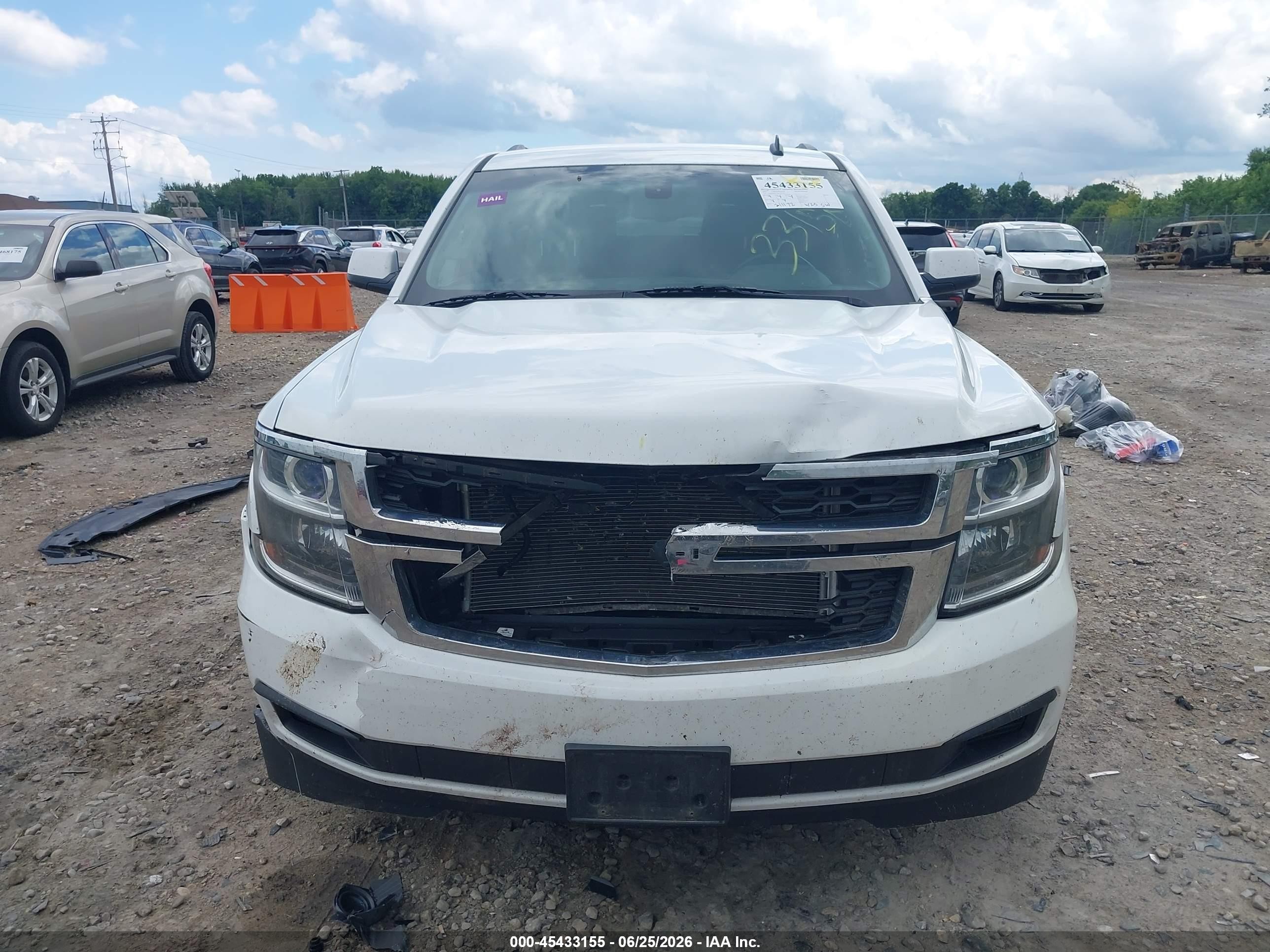 2015 Chevrolet Suburban Ls White vin: 1GNSKHKC8FR231622