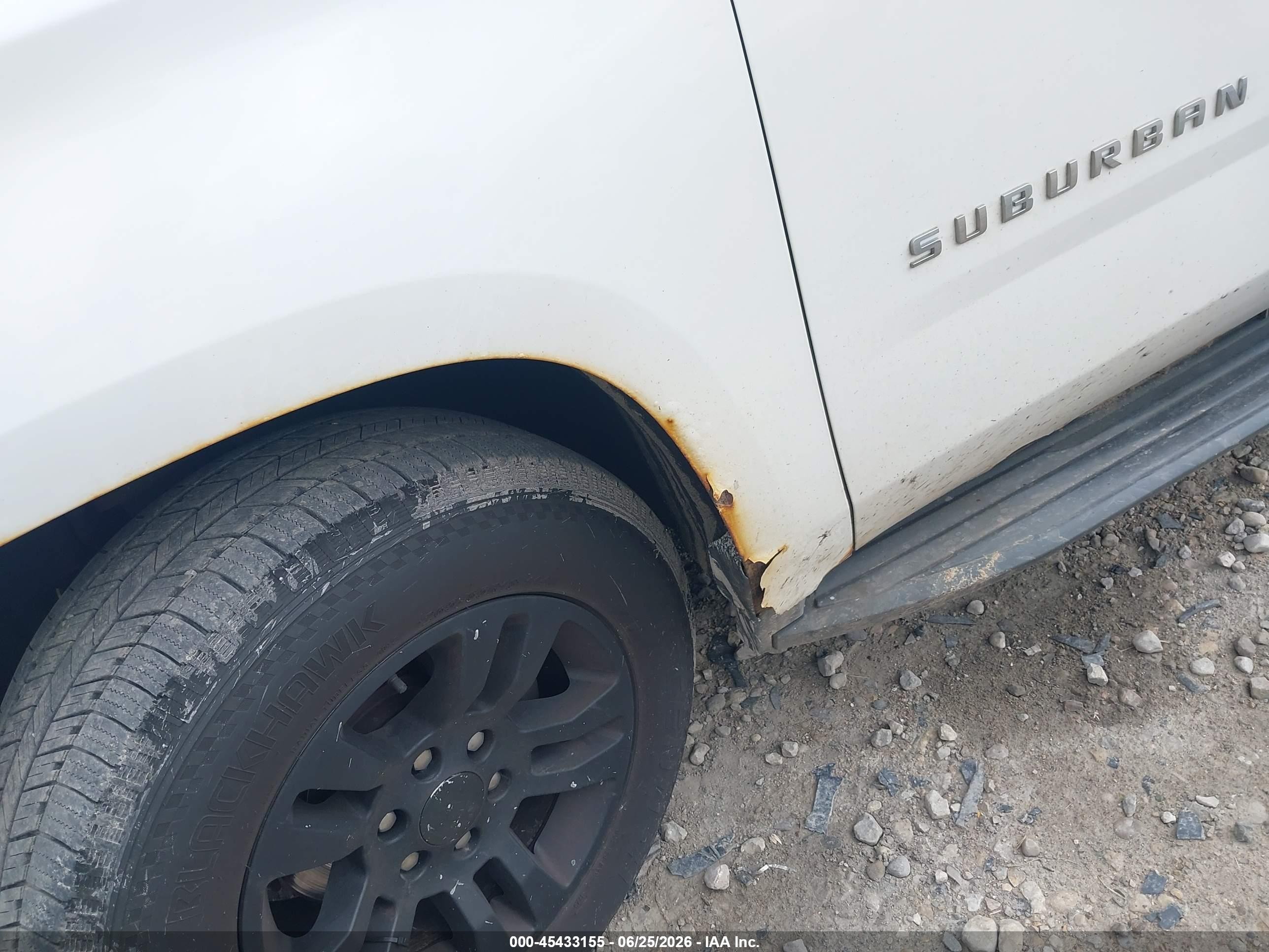 2015 Chevrolet Suburban Ls White vin: 1GNSKHKC8FR231622