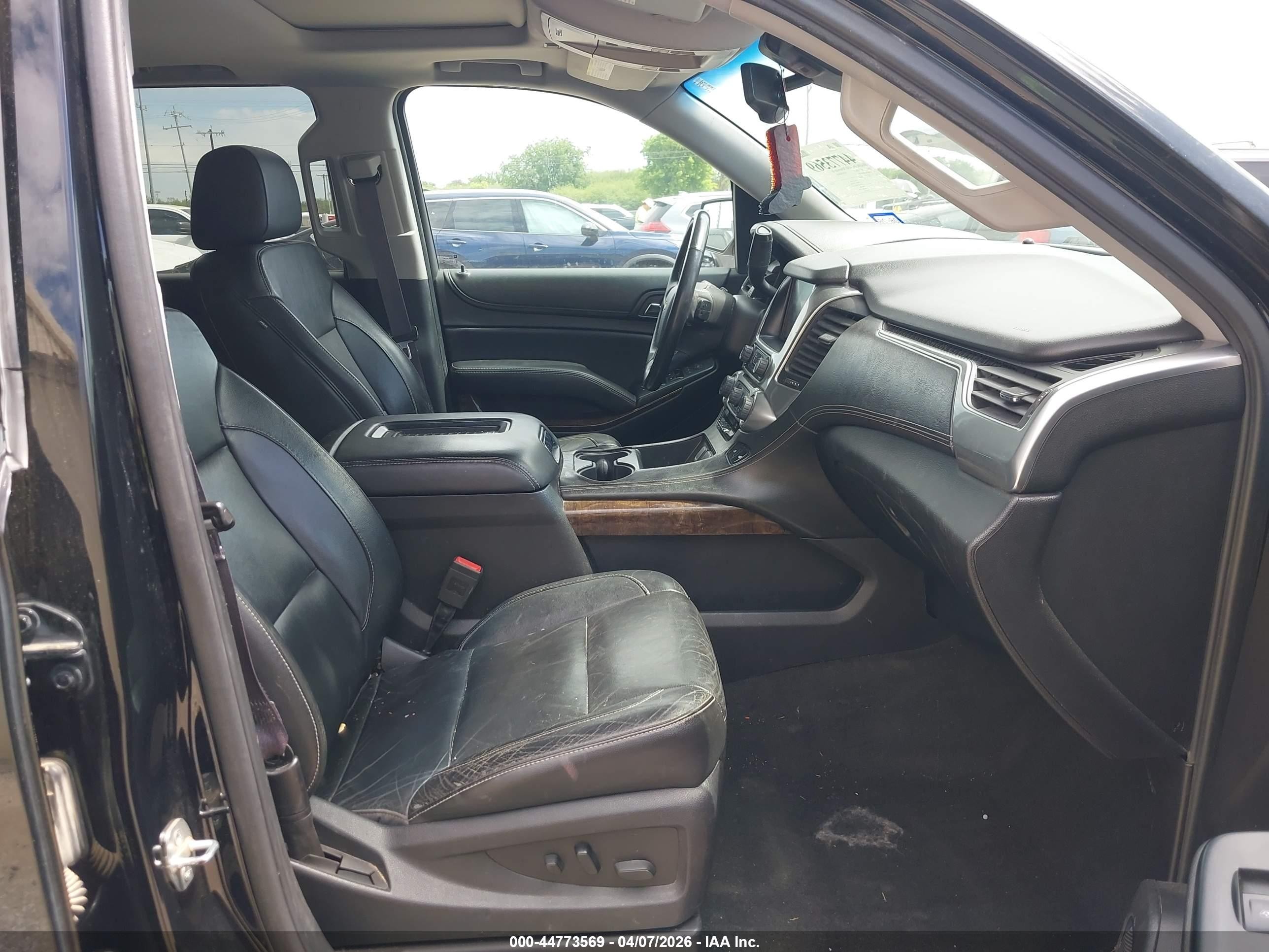 2016 Chevrolet Suburban Lt Черный vin: 1GNSKHKC8GR478284