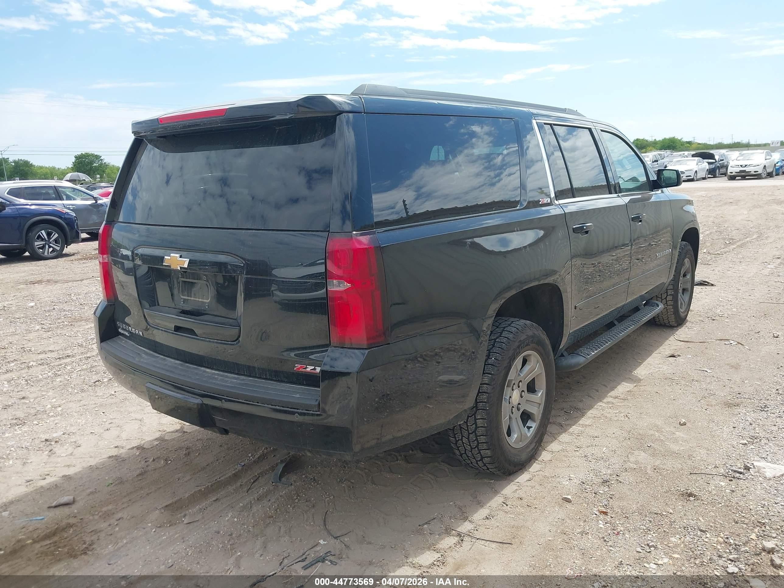 2016 Chevrolet Suburban Lt Черный vin: 1GNSKHKC8GR478284