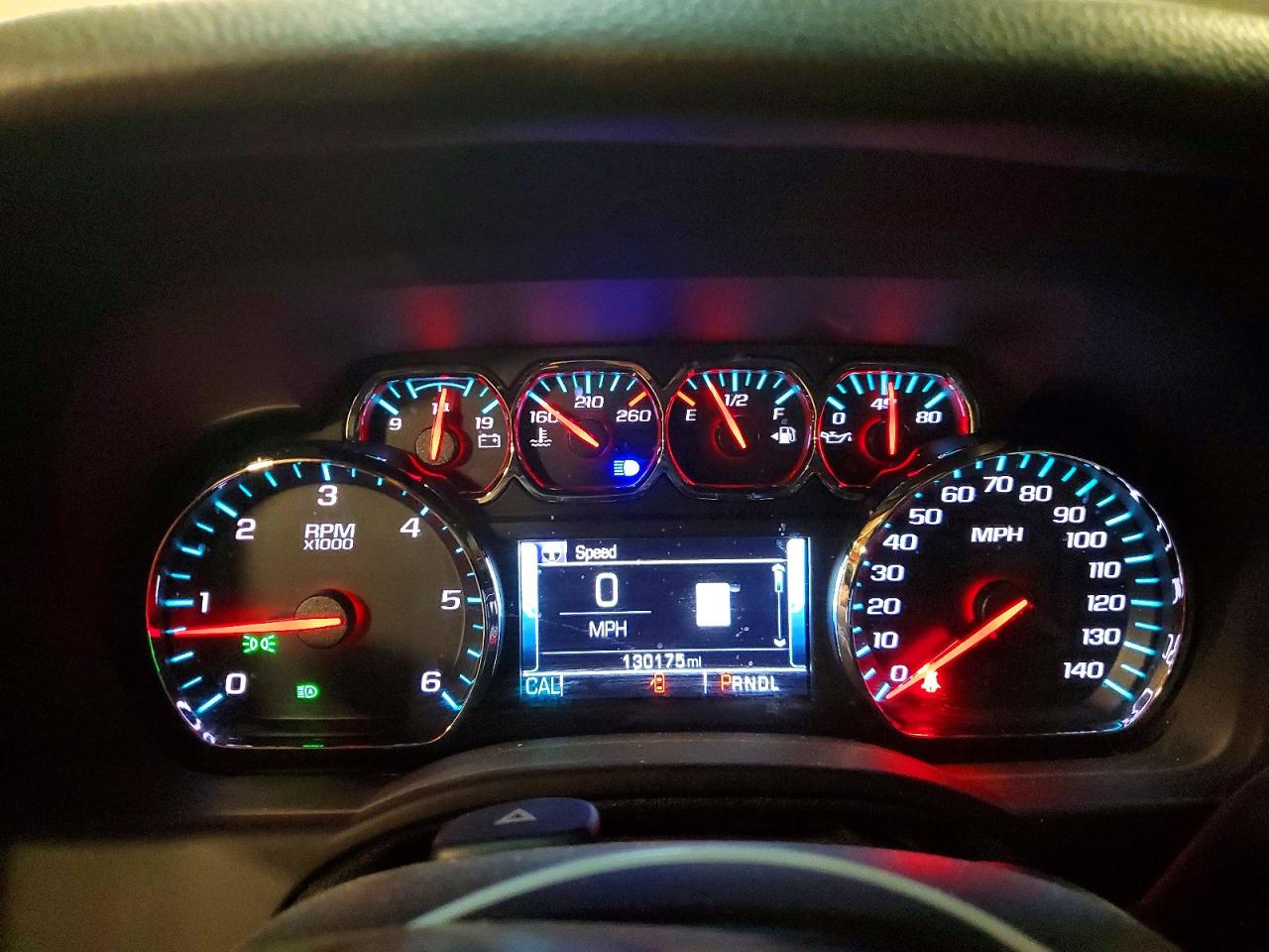 2018 Chevrolet Suburban K1500 Lt Черный vin: 1GNSKHKC8JR357682