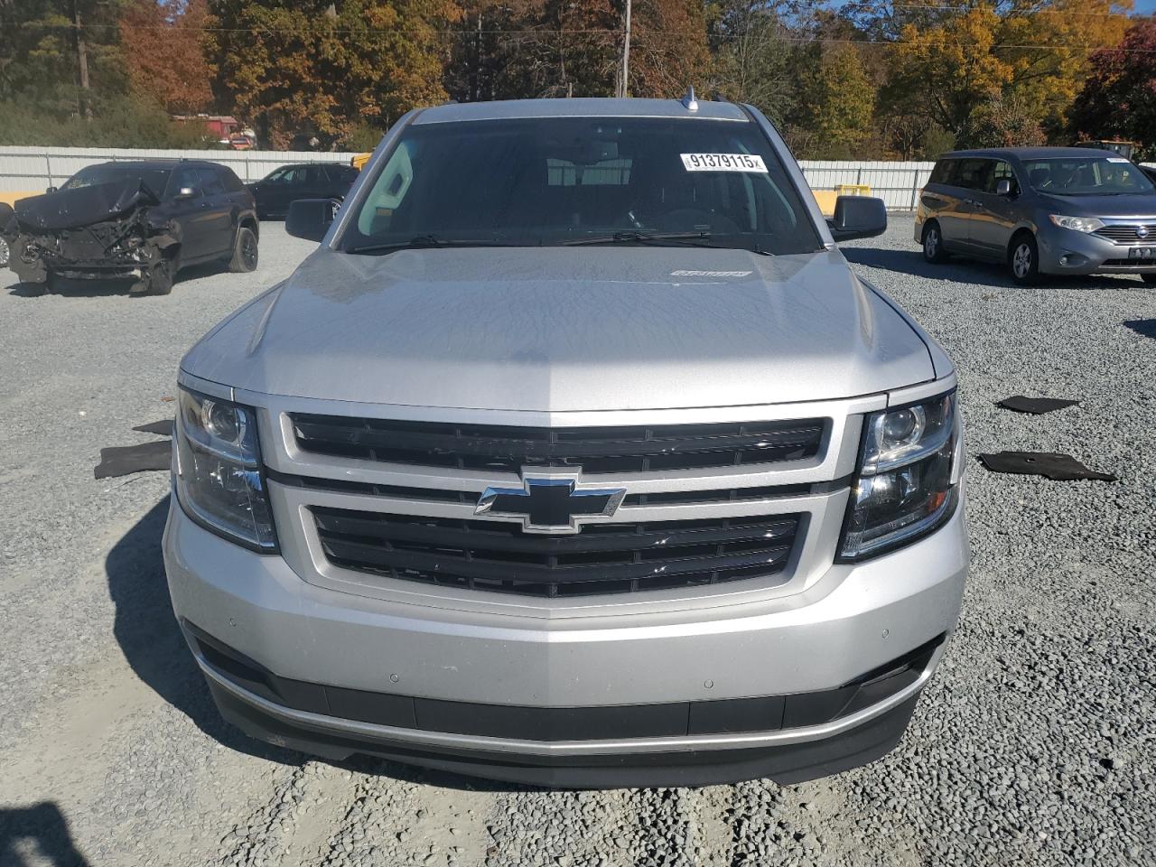 2018 Chevrolet Suburban K1500 Lt Серебряный vin: 1GNSKHKCXJR194565