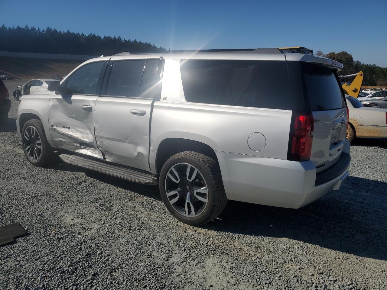 2018 Chevrolet Suburban K1500 Lt Серебряный vin: 1GNSKHKCXJR194565