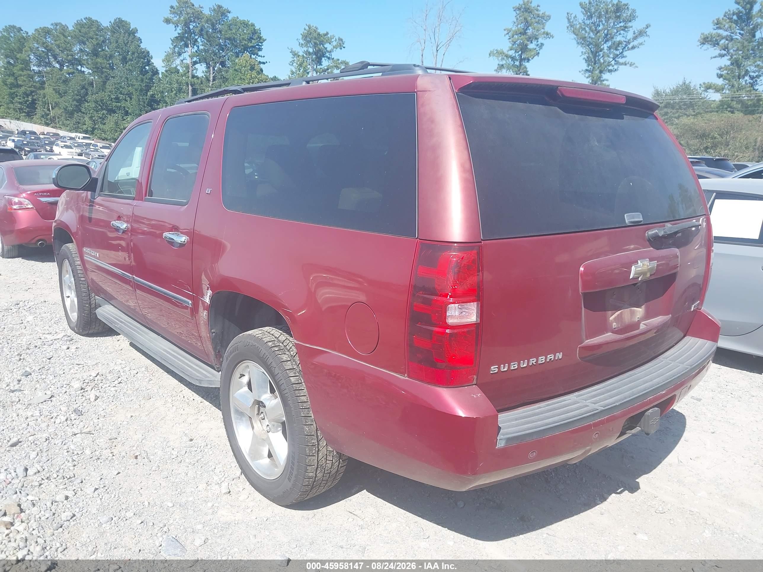 2011 Chevrolet Suburban Lt Красный vin: 1GNSKJE31BR220197