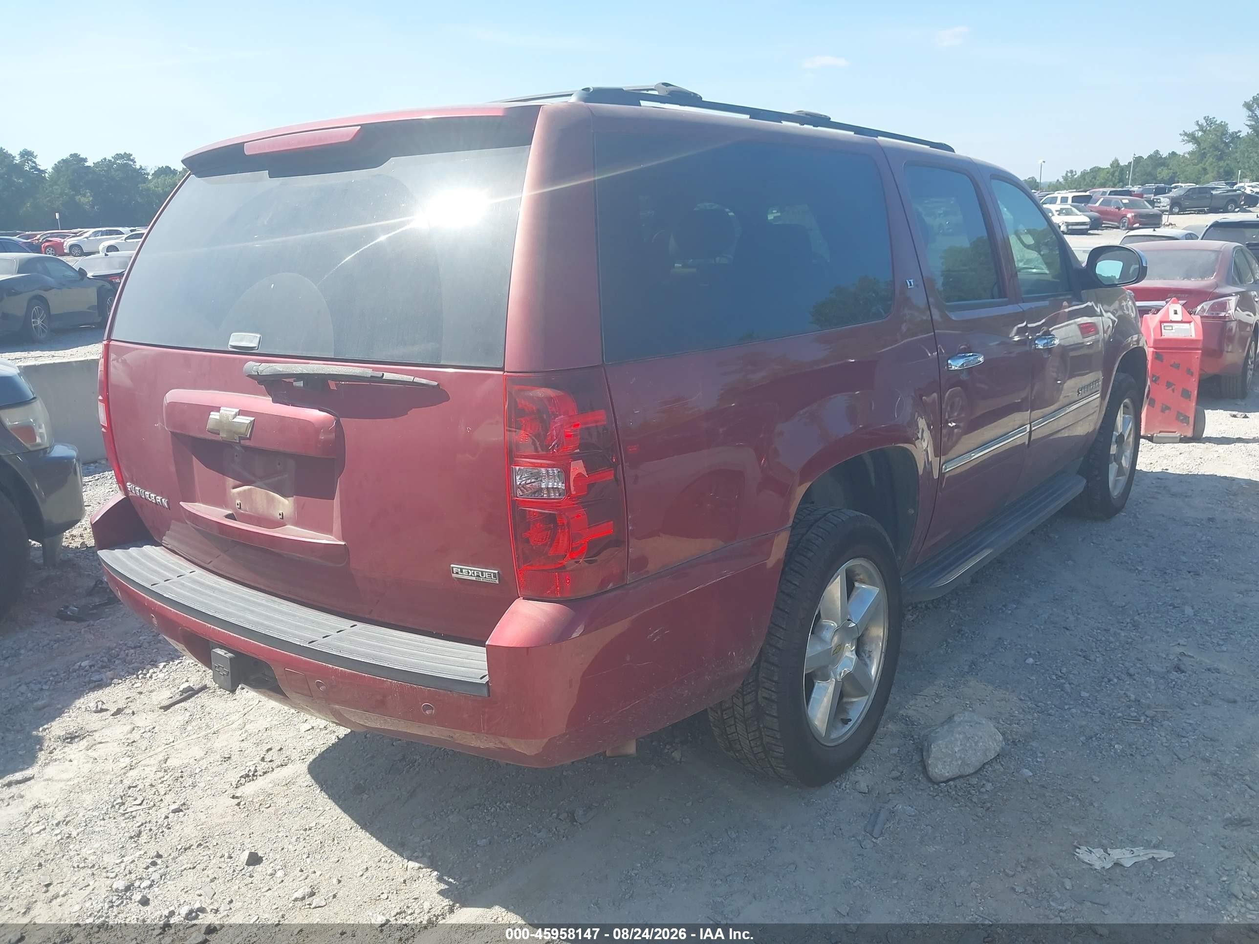 2011 Chevrolet Suburban Lt Красный vin: 1GNSKJE31BR220197