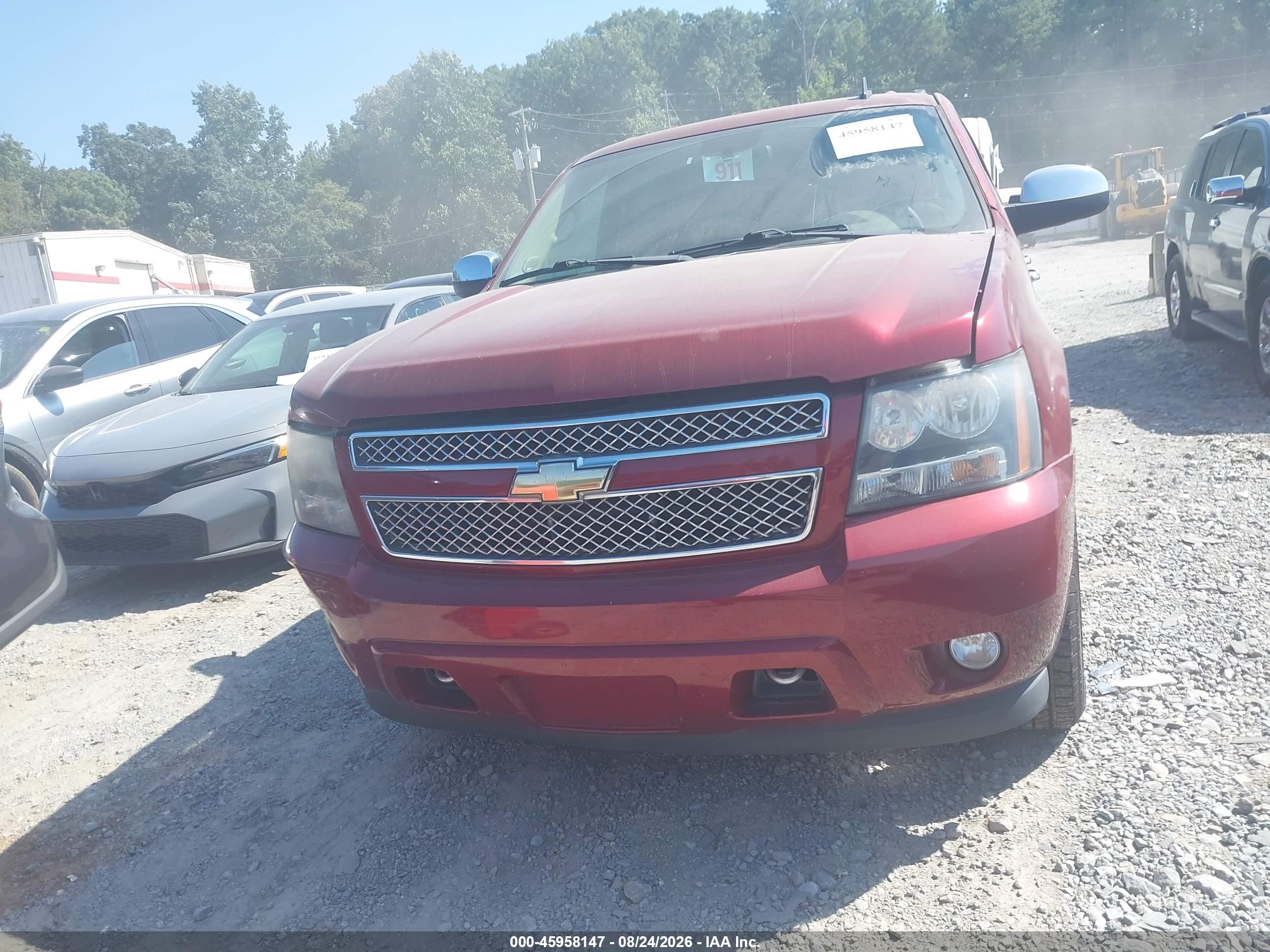 2011 Chevrolet Suburban Lt Красный vin: 1GNSKJE31BR220197