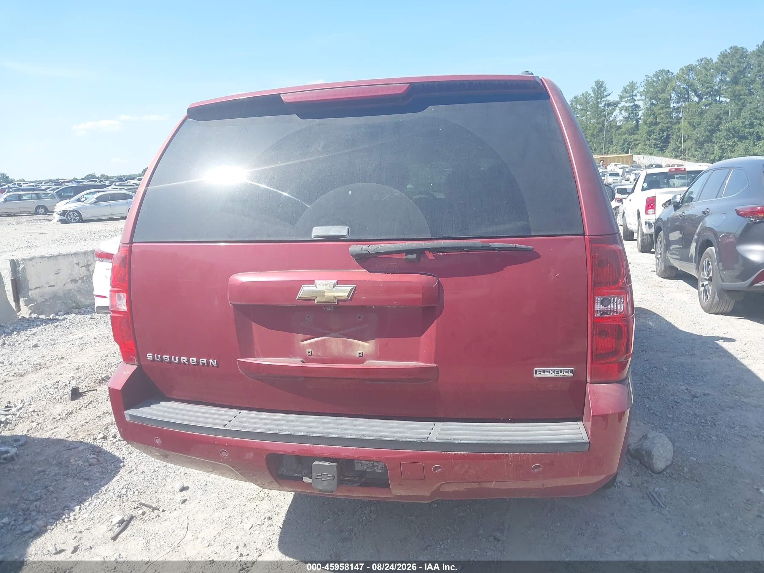 2011 Chevrolet Suburban Lt Красный vin: 1GNSKJE31BR220197