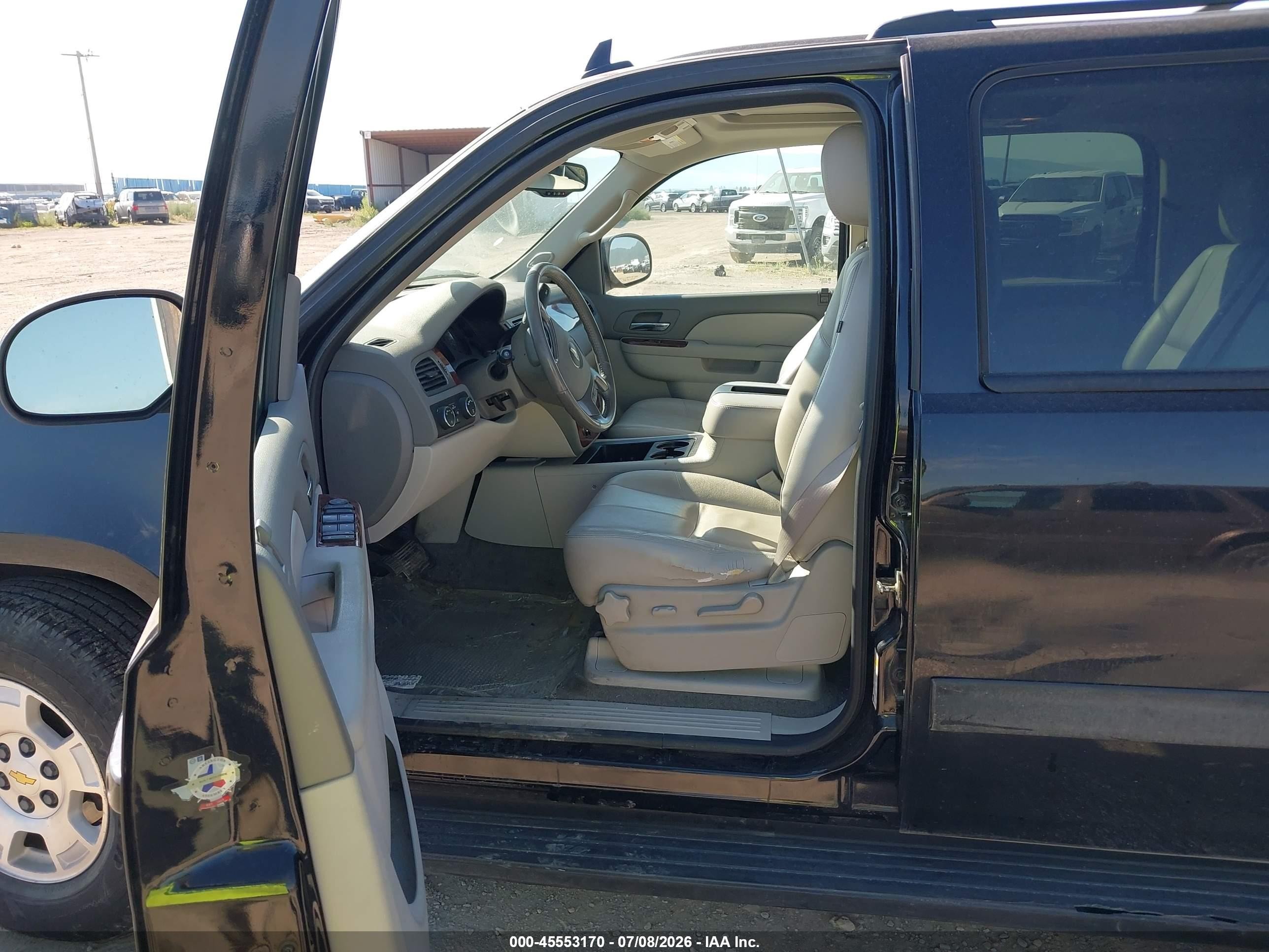 2011 Chevrolet Suburban Lt Black vin: 1GNSKJE34BR362575