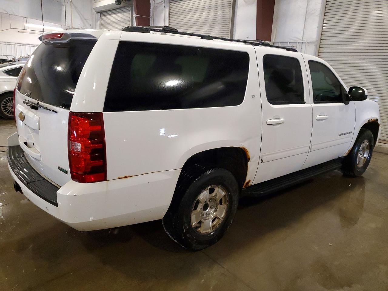 2011 Chevrolet Suburban K1500 Lt White vin: 1GNSKJE36BR366384