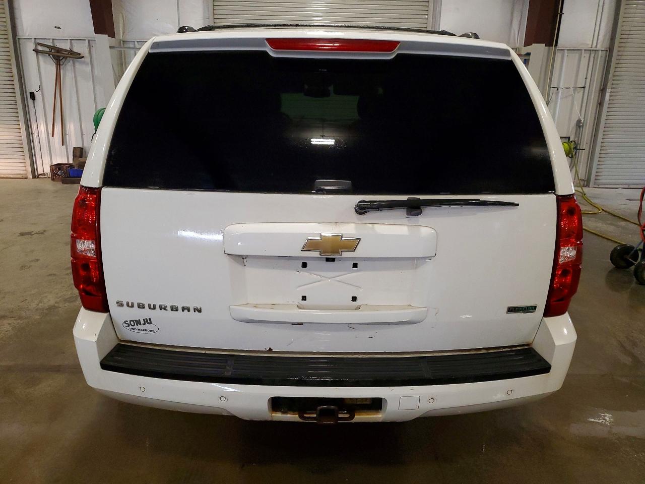 2011 Chevrolet Suburban K1500 Lt White vin: 1GNSKJE36BR366384