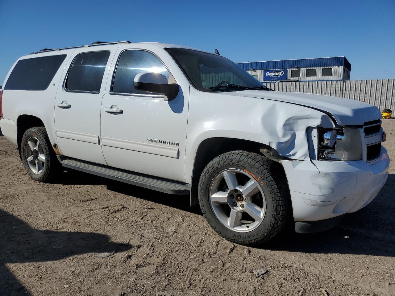 2011 Chevrolet Suburban K1500 Lt Белый vin: 1GNSKJE38BR139813
