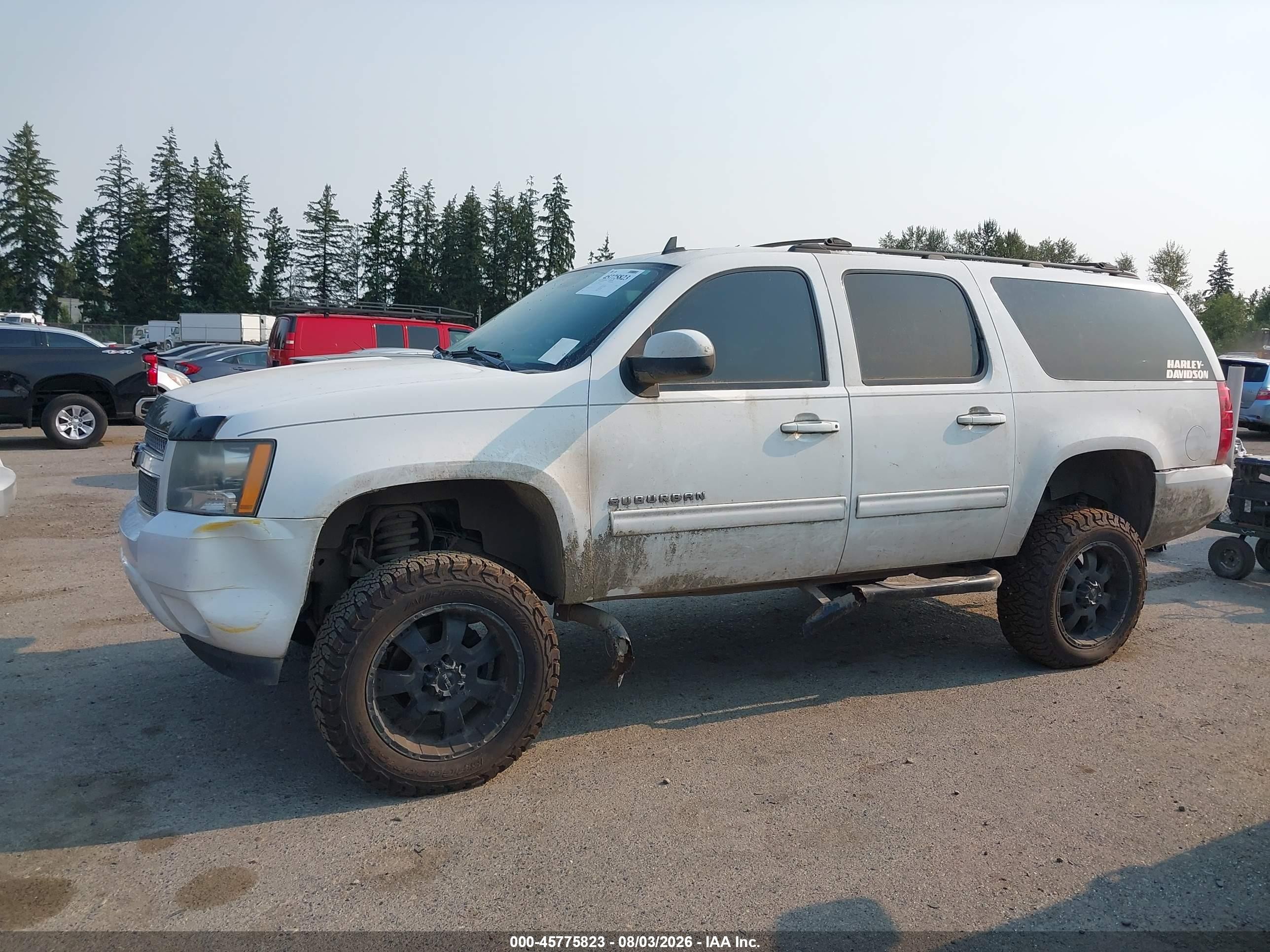2012 Chevrolet Suburban Lt Белый vin: 1GNSKJE70CR107765