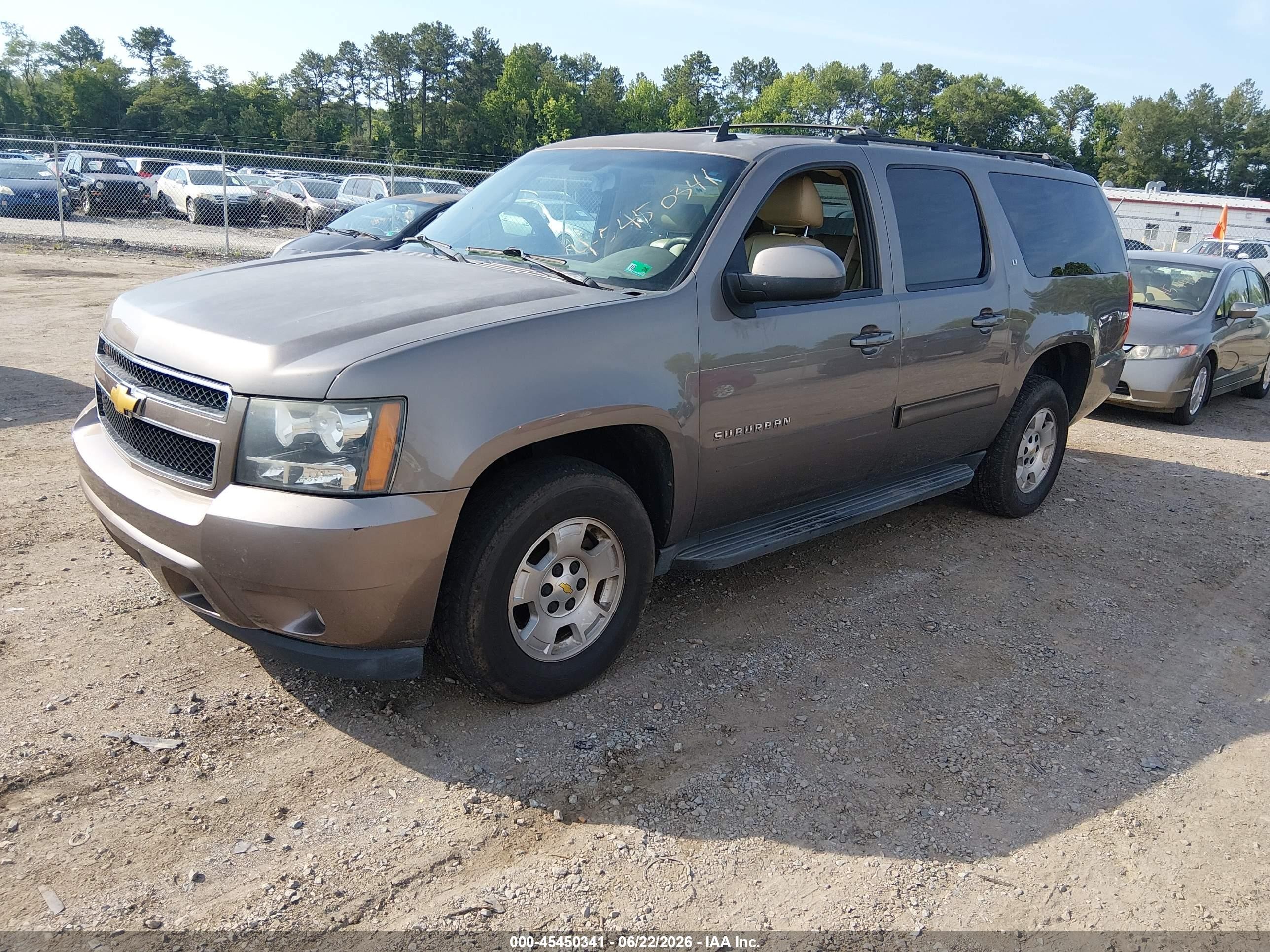 2013 Chevrolet Suburban Lt Gray vin: 1GNSKJE71DR267011