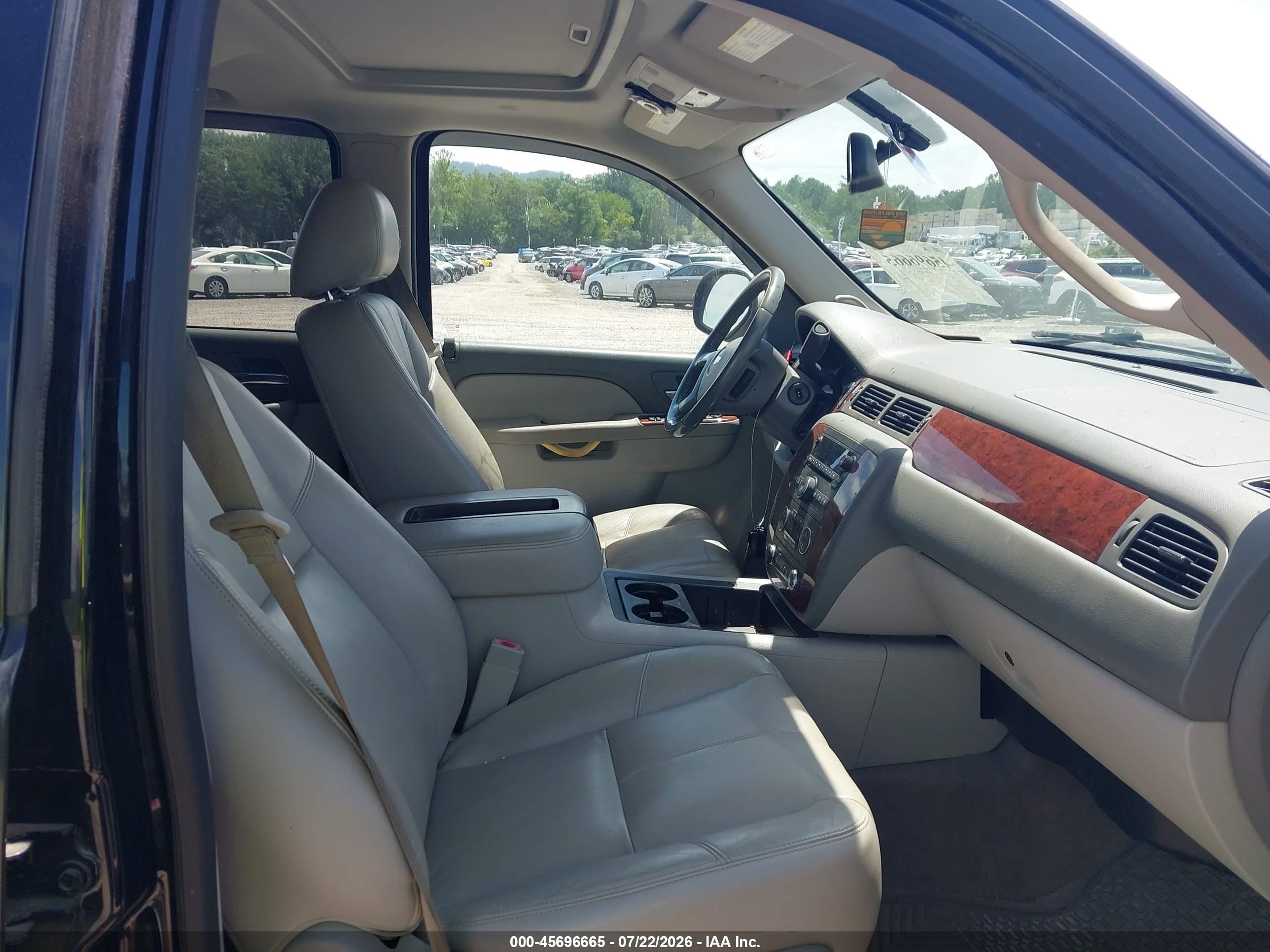 2013 Chevrolet Suburban Lt Black vin: 1GNSKJE71DR309516