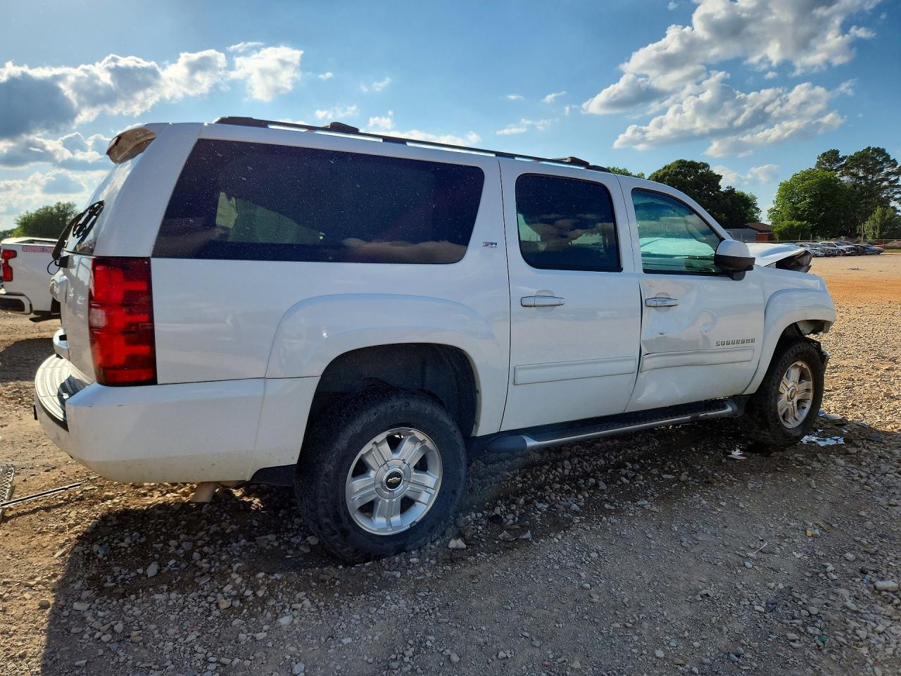 2014 Chevrolet Suburban K1500 Lt White vin: 1GNSKJE71ER166469