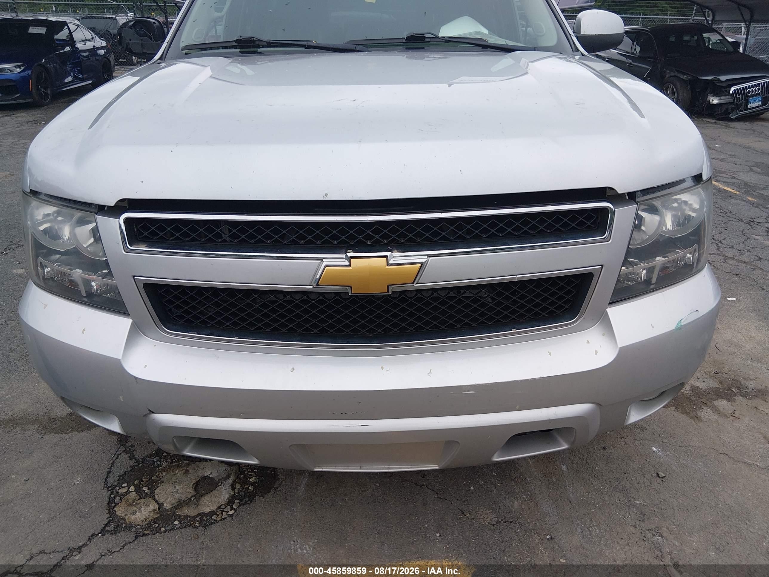2013 Chevrolet Suburban Lt Silver vin: 1GNSKJE72DR225334