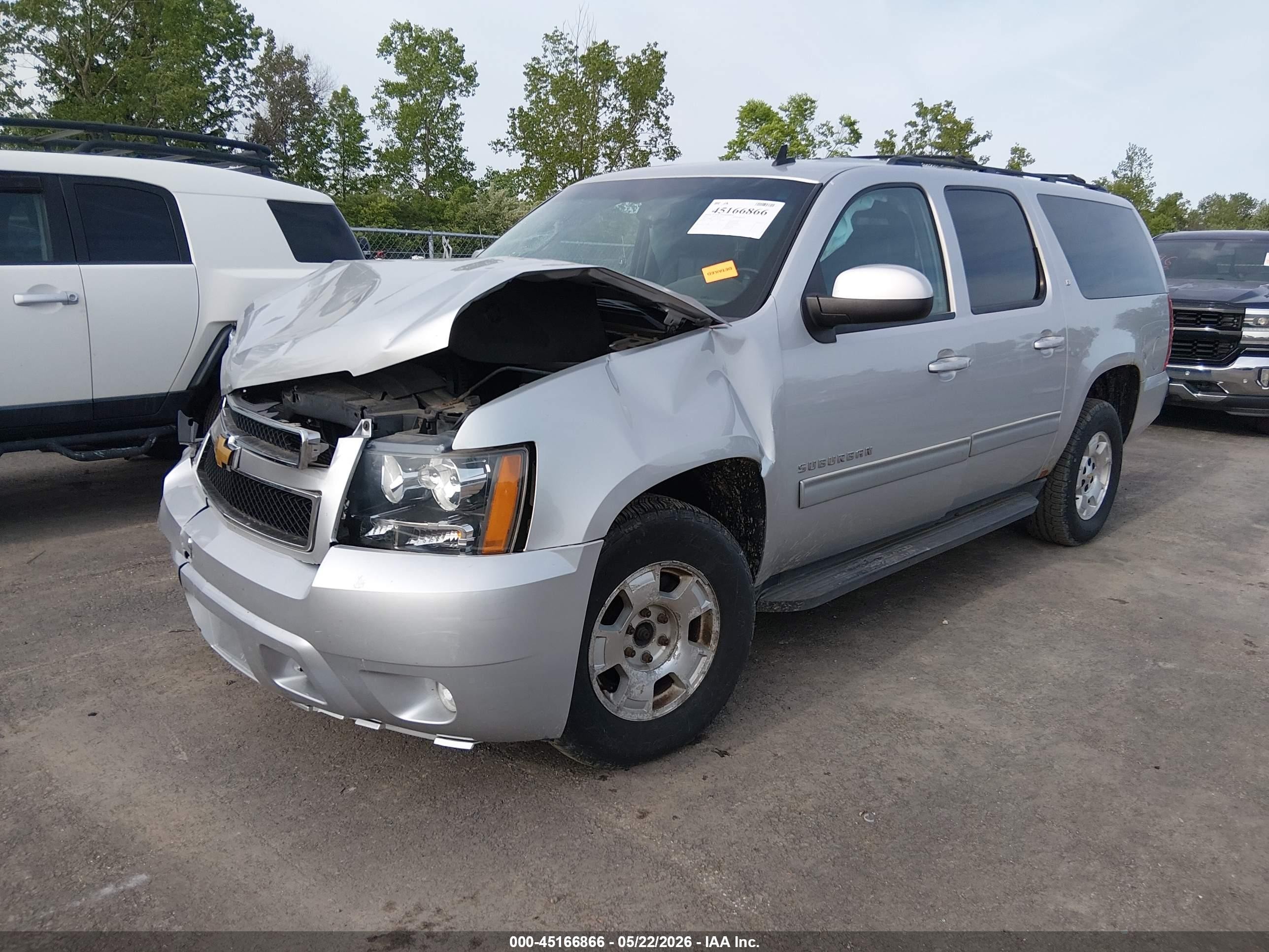 2013 Chevrolet Suburban 1500 Lt Silver vin: 1GNSKJE72DR308570