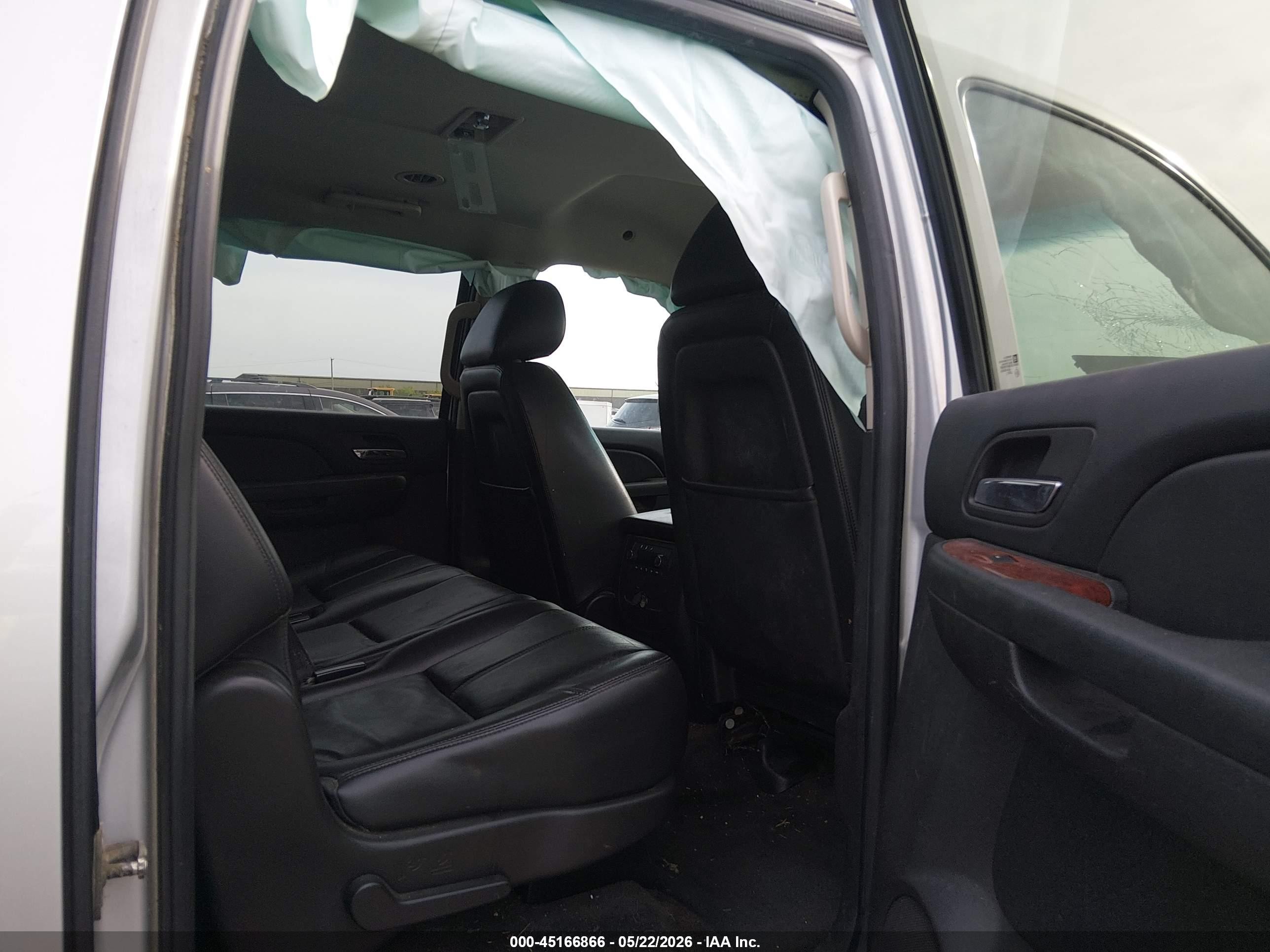 2013 Chevrolet Suburban 1500 Lt Silver vin: 1GNSKJE72DR308570