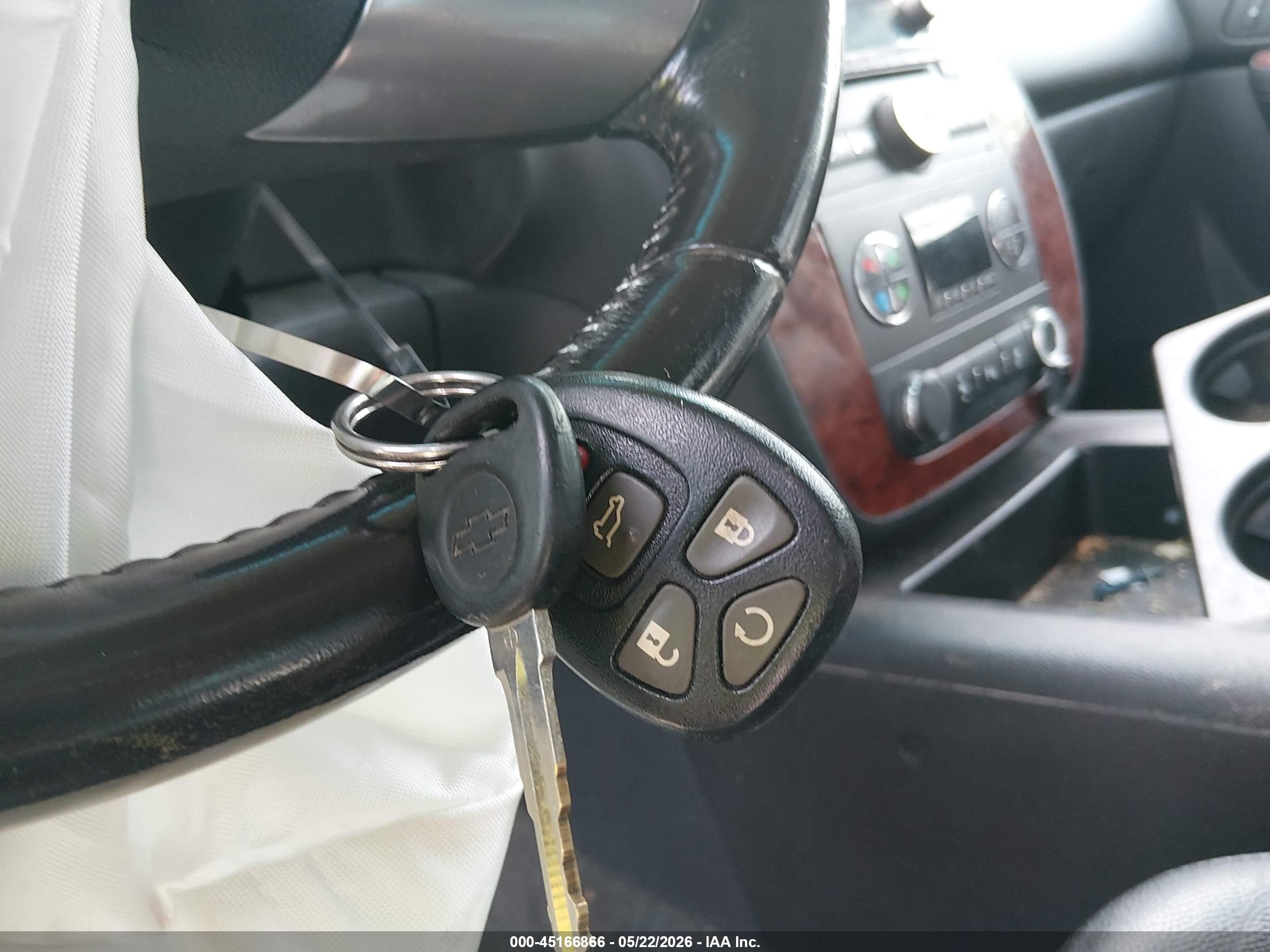 2013 Chevrolet Suburban 1500 Lt Silver vin: 1GNSKJE72DR308570