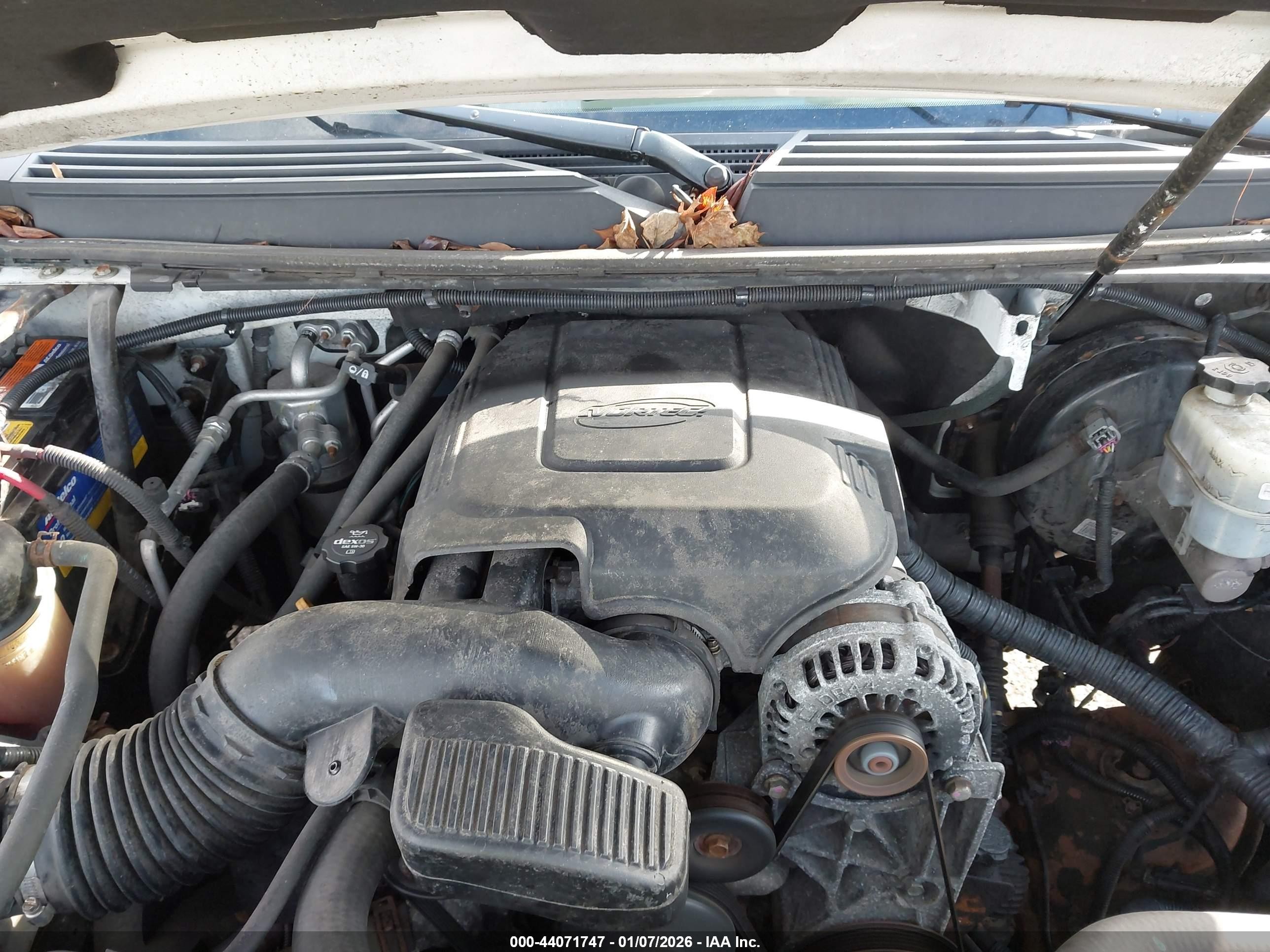2014 Chevrolet Suburban 1500 Lt White vin: 1GNSKJE72ER199206