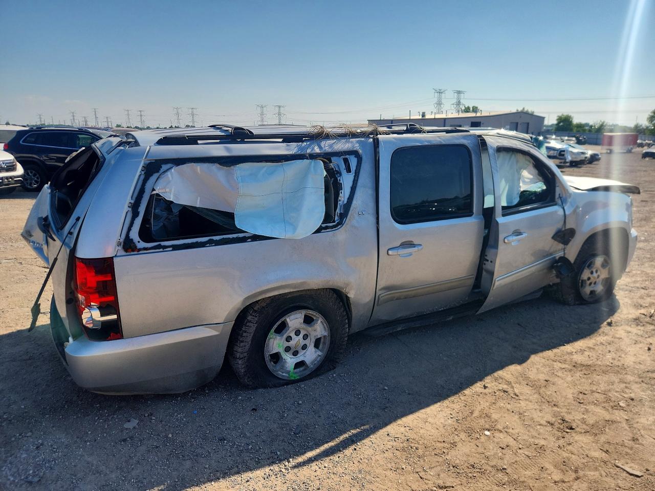2013 Chevrolet Suburban K1500 Lt Серебряный vin: 1GNSKJE74DR231846