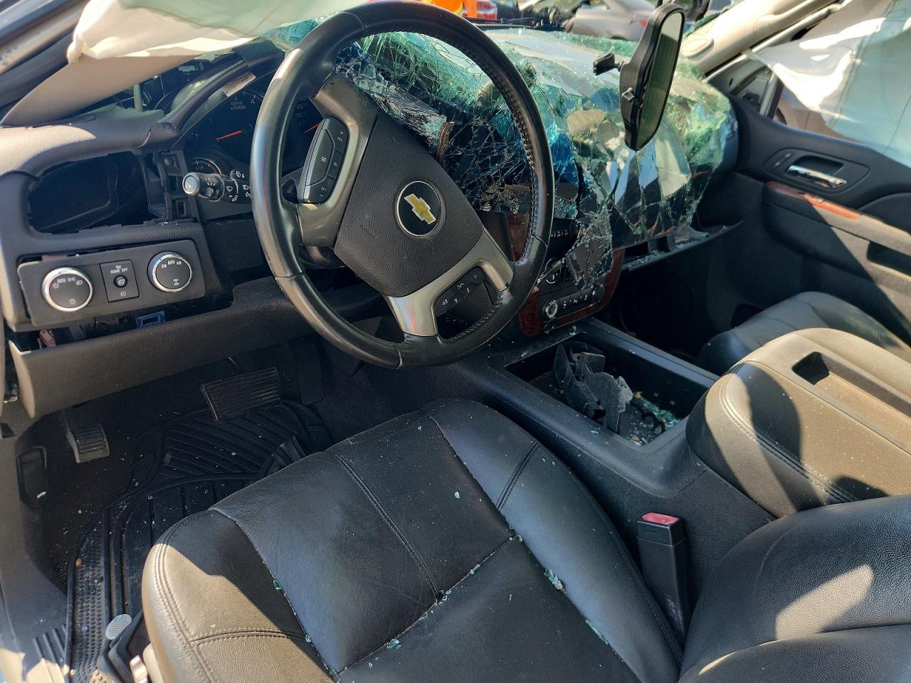 2013 Chevrolet Suburban K1500 Lt Серебряный vin: 1GNSKJE74DR231846