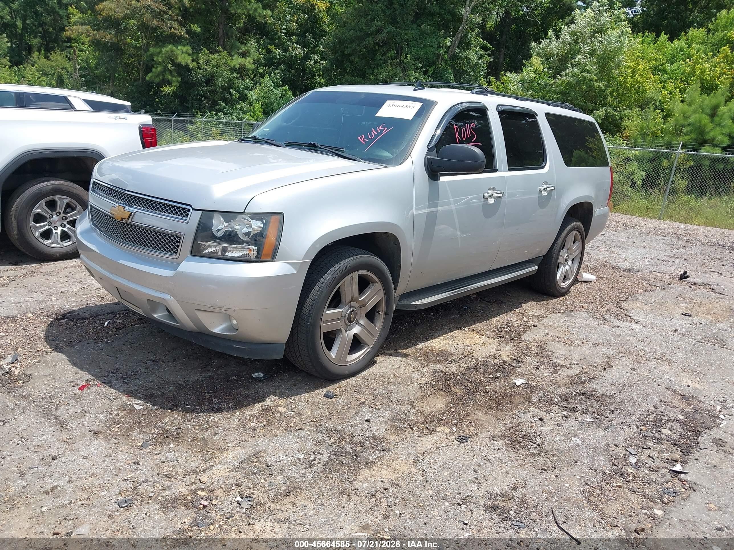 2014 Chevrolet Suburban Lt Серебряный vin: 1GNSKJE74ER197103