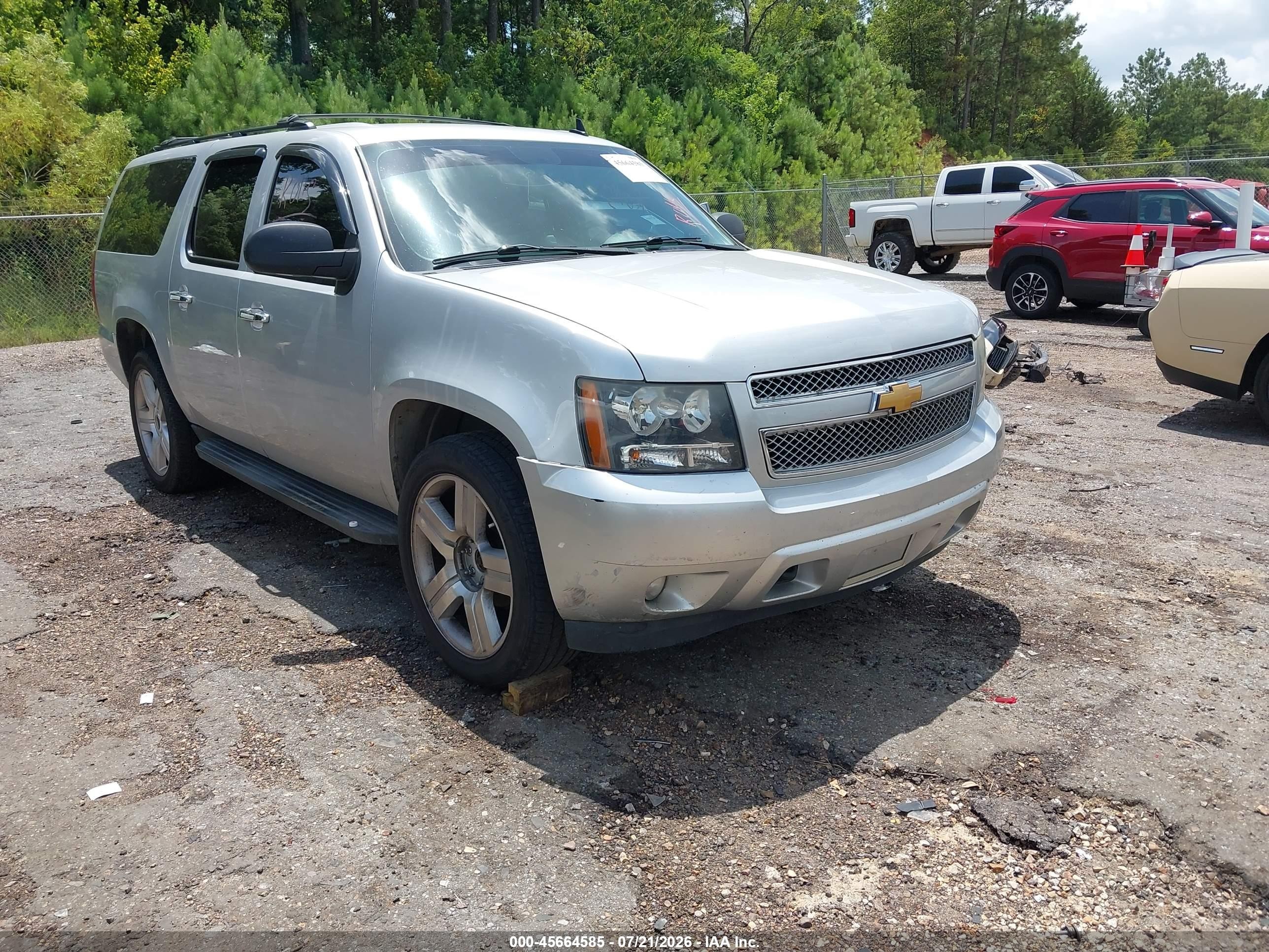 2014 Chevrolet Suburban Lt Серебряный vin: 1GNSKJE74ER197103