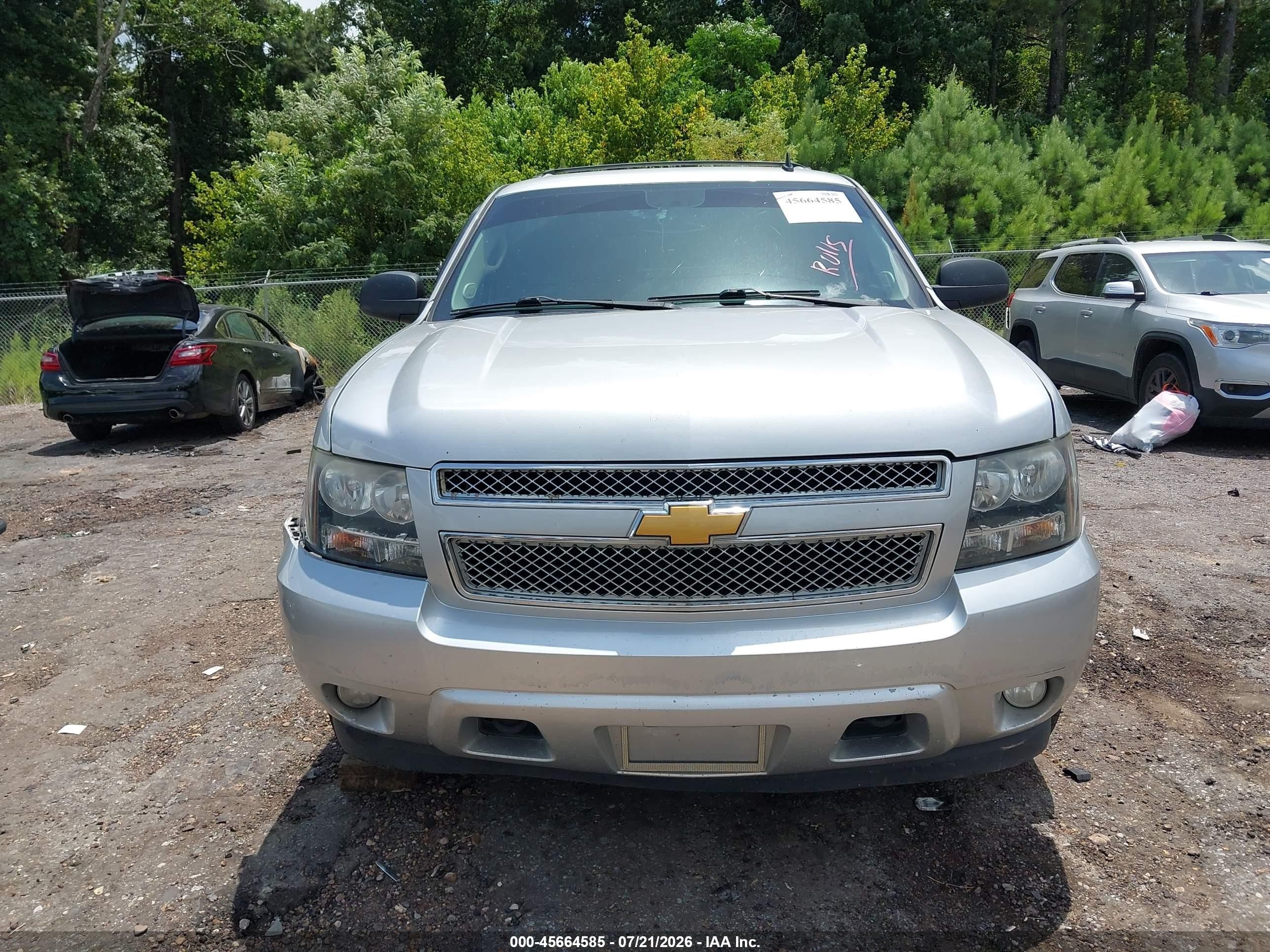 2014 Chevrolet Suburban Lt Серебряный vin: 1GNSKJE74ER197103