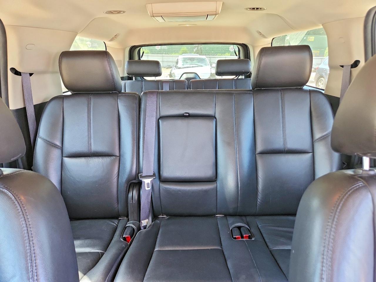 2014 Chevrolet Suburban K1500 Lt Серебряный vin: 1GNSKJE74ER228494