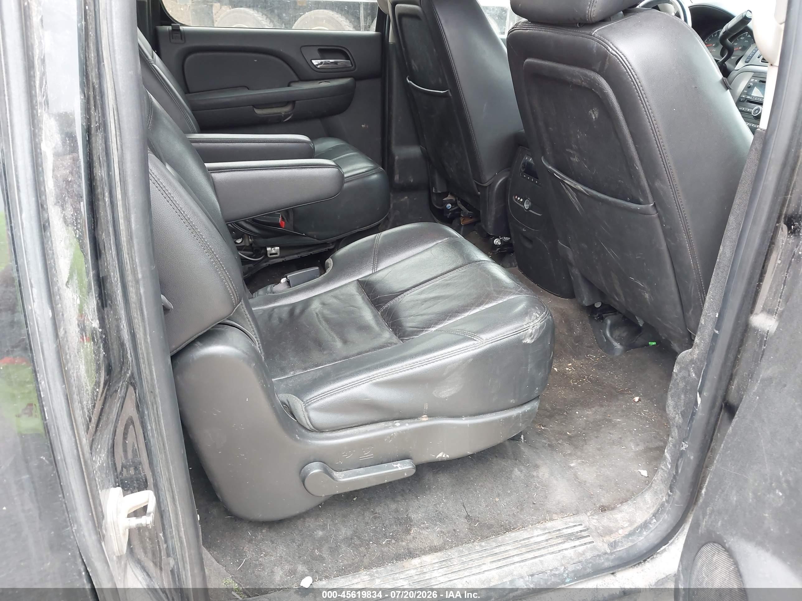 2013 Chevrolet Suburban Lt Черный vin: 1GNSKJE75DR344155