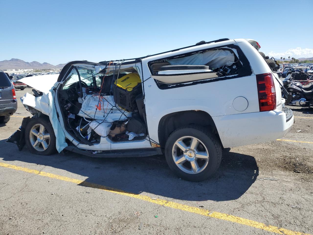 2013 Chevrolet Suburban K1500 Lt White vin: 1GNSKJE75DR373218