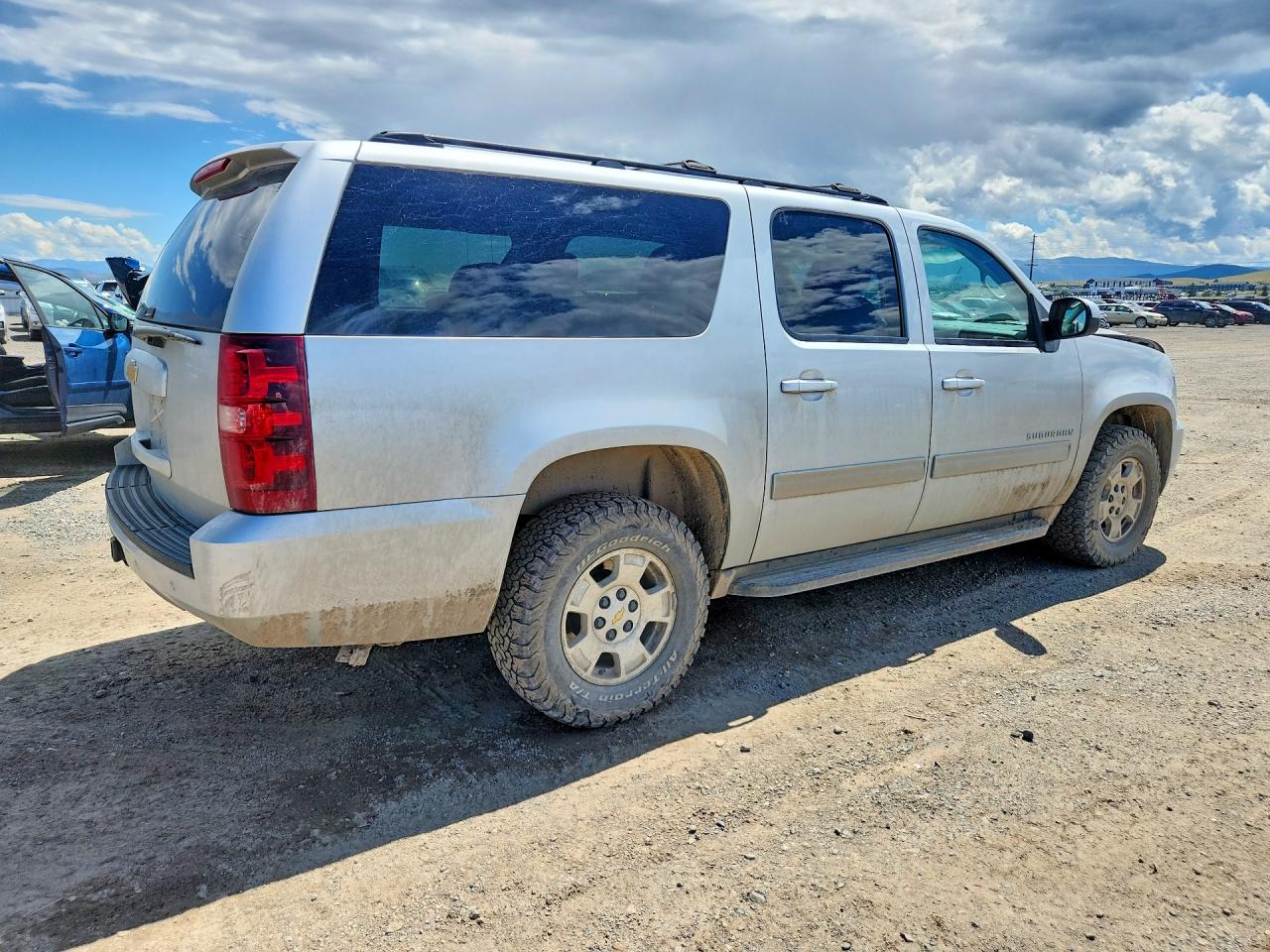 2013 Chevrolet Suburban K1500 Lt Silver vin: 1GNSKJE76DR353611