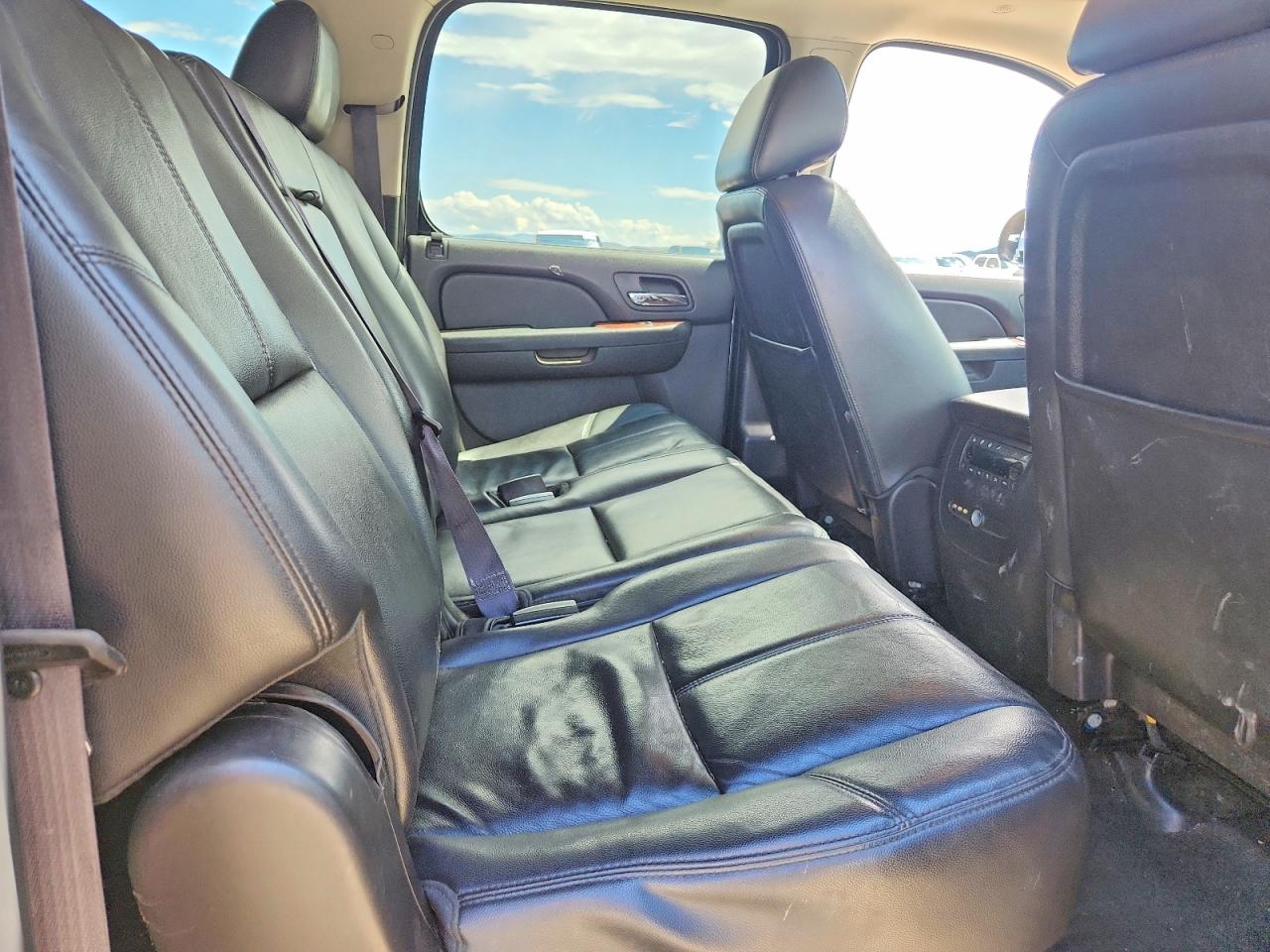 2013 Chevrolet Suburban K1500 Lt Silver vin: 1GNSKJE76DR353611