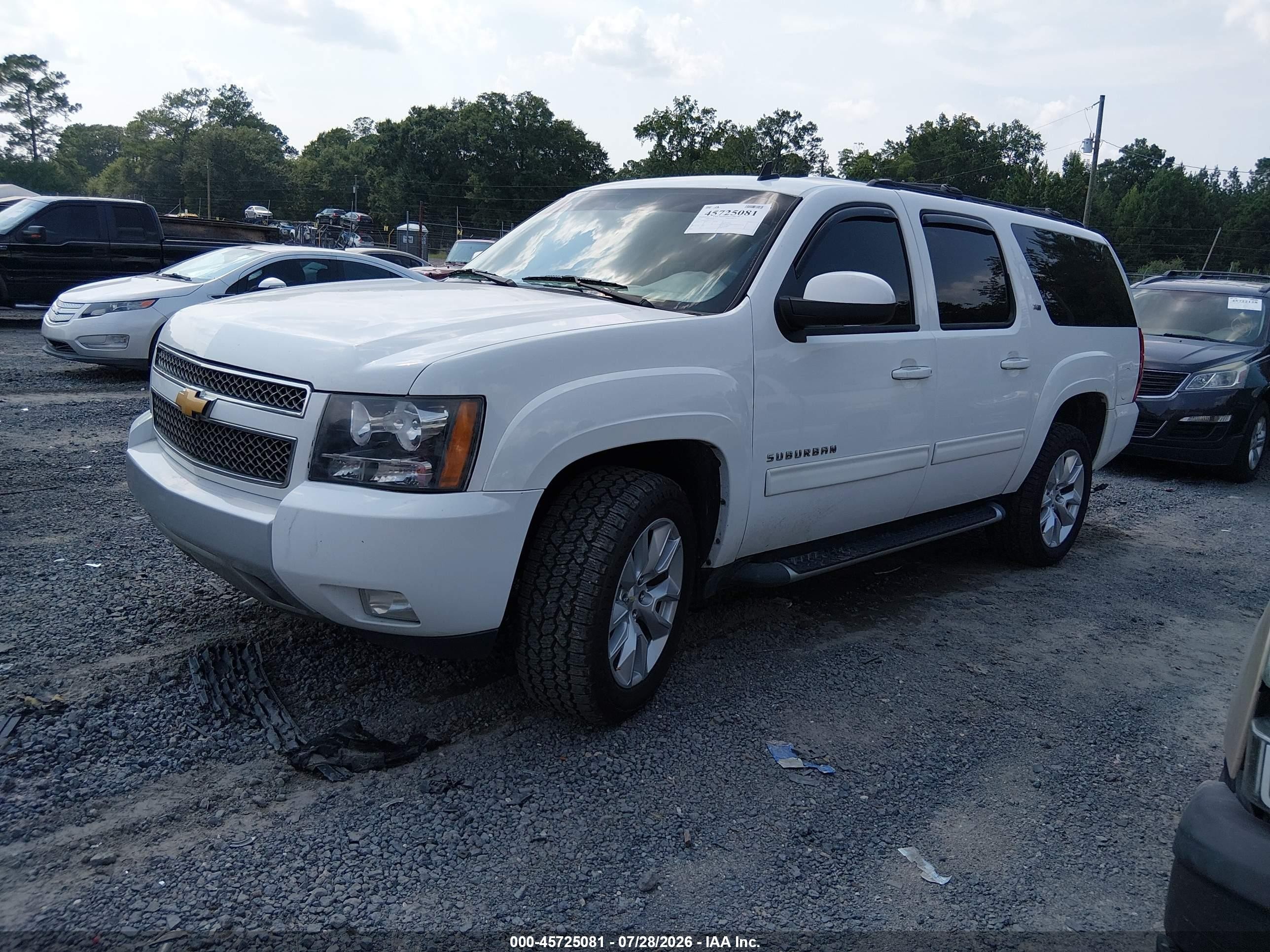 2014 Chevrolet Suburban Lt White vin: 1GNSKJE76ER153779
