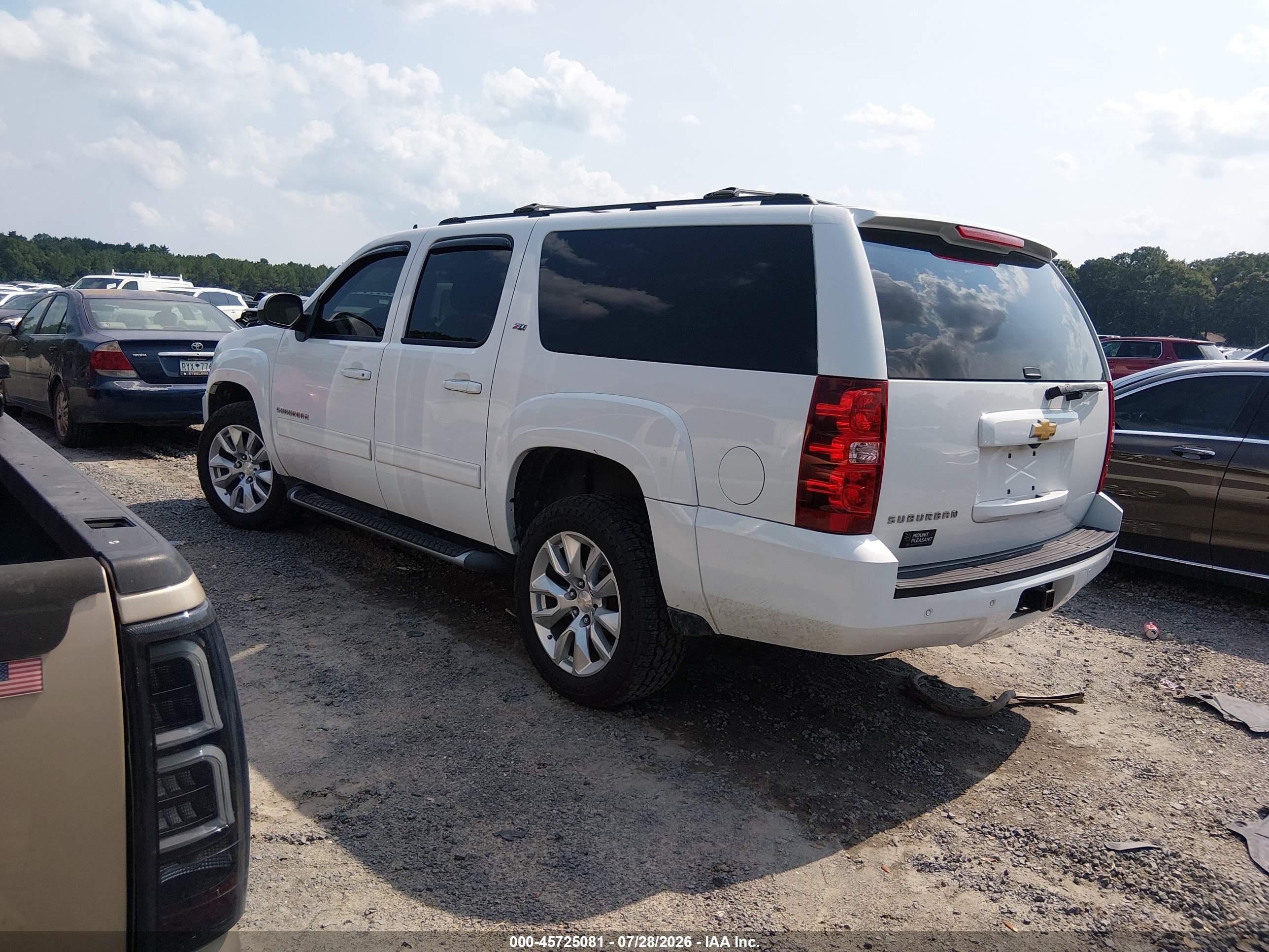 2014 Chevrolet Suburban Lt White vin: 1GNSKJE76ER153779