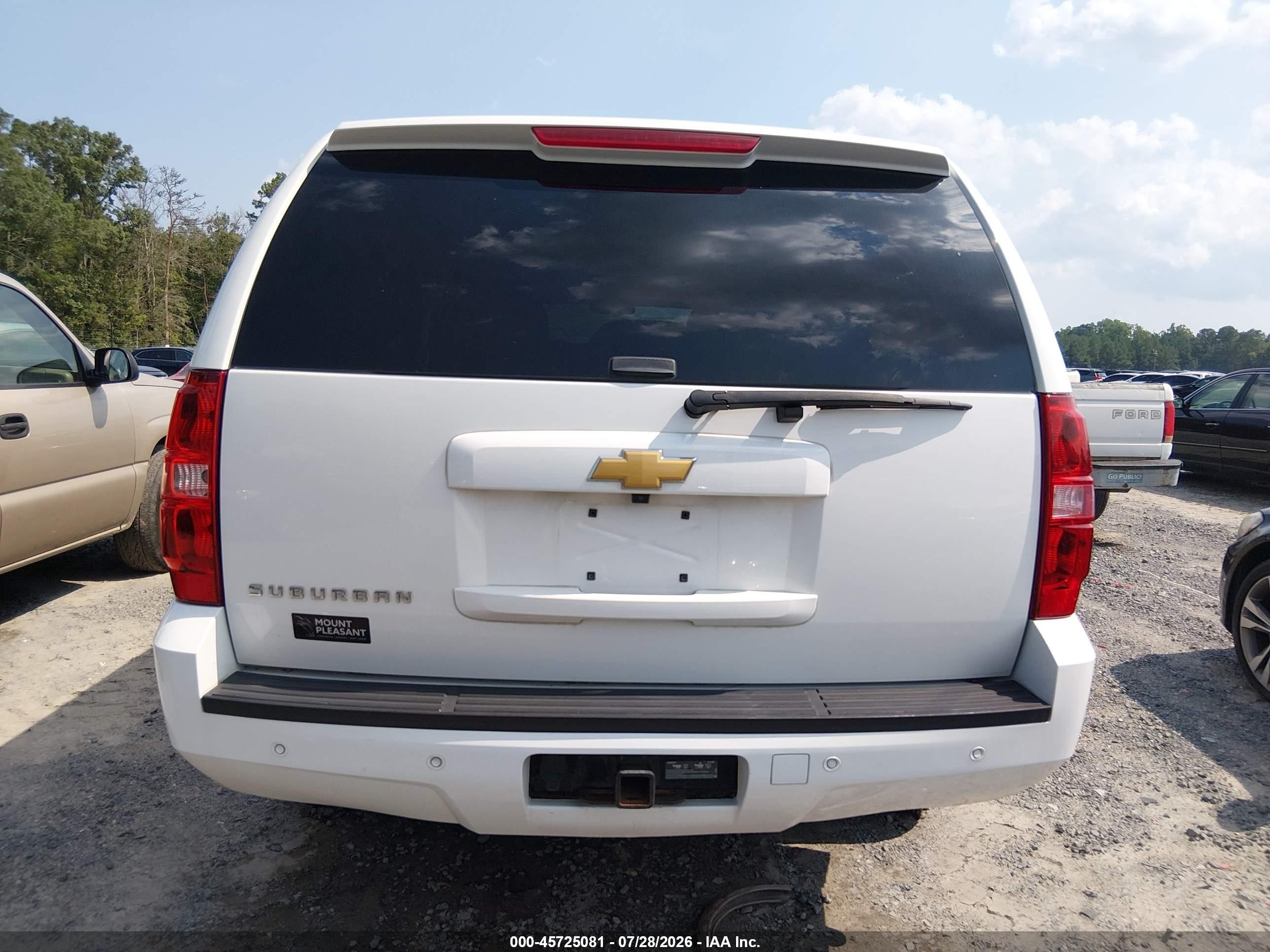 2014 Chevrolet Suburban Lt White vin: 1GNSKJE76ER153779