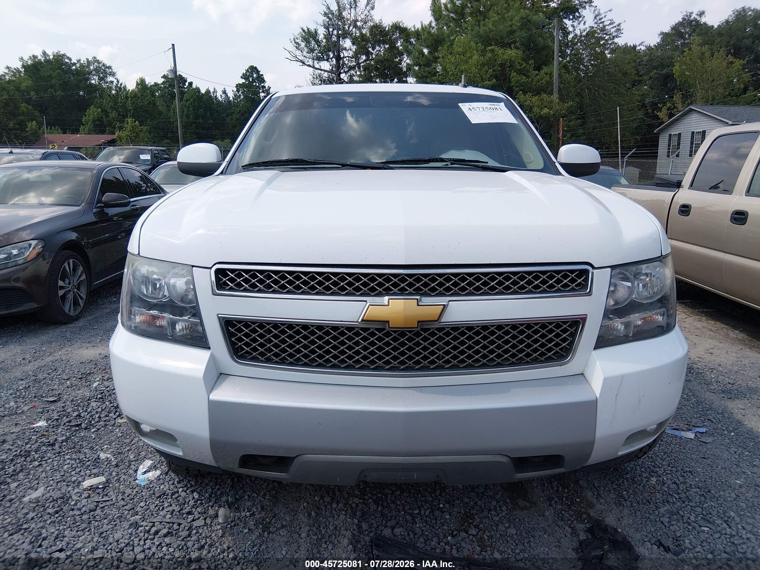 2014 Chevrolet Suburban Lt White vin: 1GNSKJE76ER153779