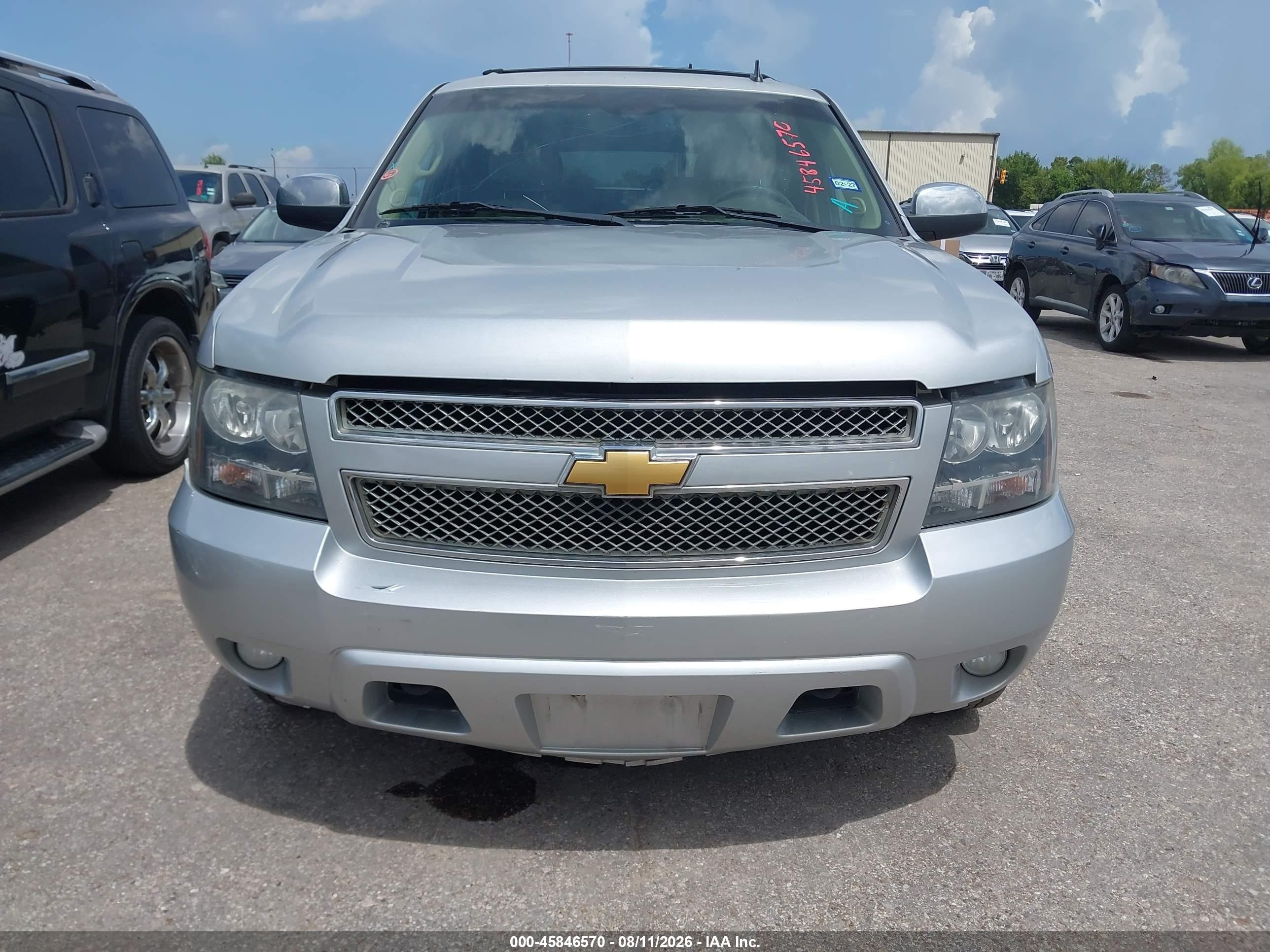 2013 Chevrolet Suburban Lt Silver vin: 1GNSKJE77DR276571