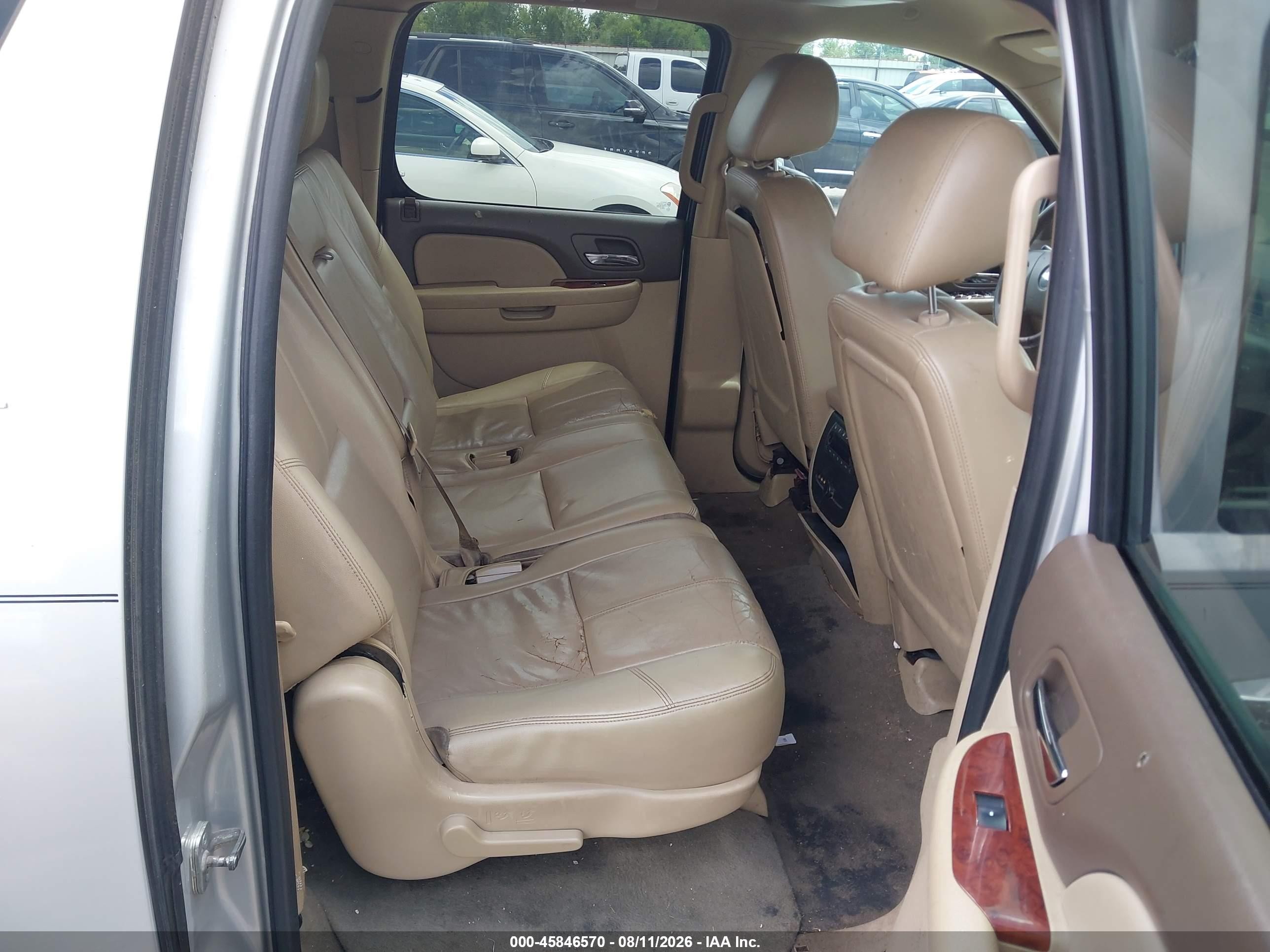 2013 Chevrolet Suburban Lt Silver vin: 1GNSKJE77DR276571