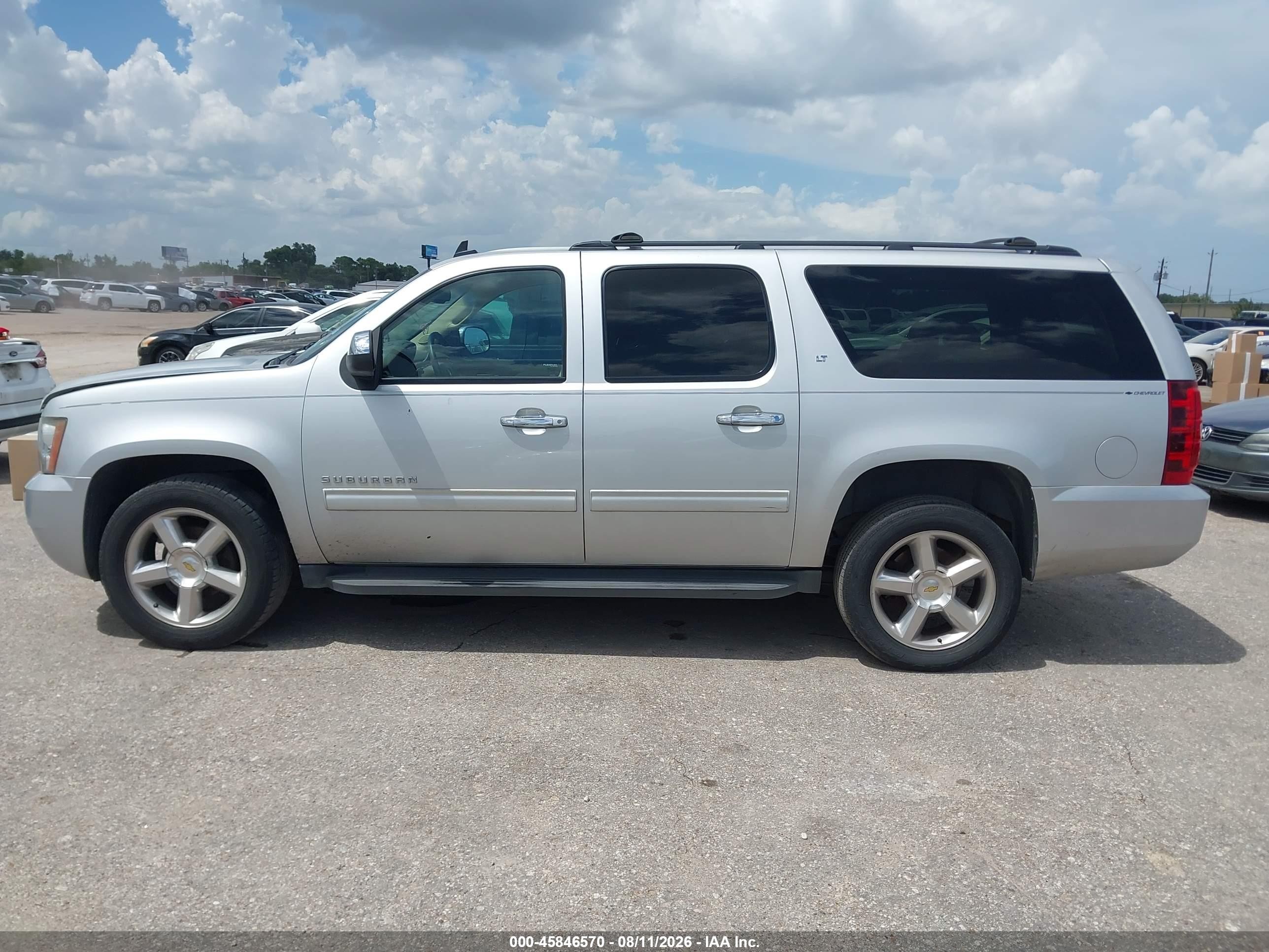 2013 Chevrolet Suburban Lt Silver vin: 1GNSKJE77DR276571