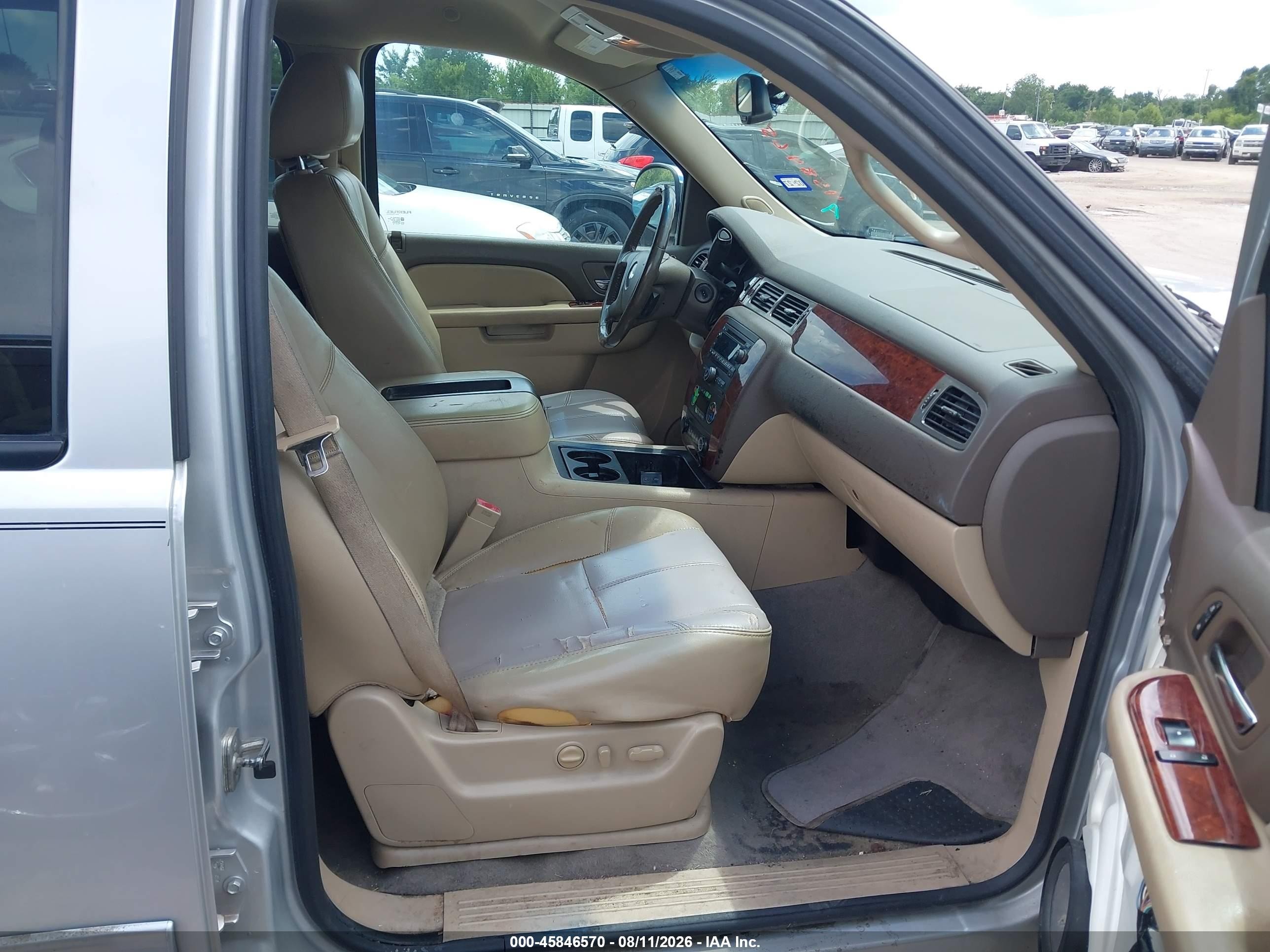 2013 Chevrolet Suburban Lt Silver vin: 1GNSKJE77DR276571