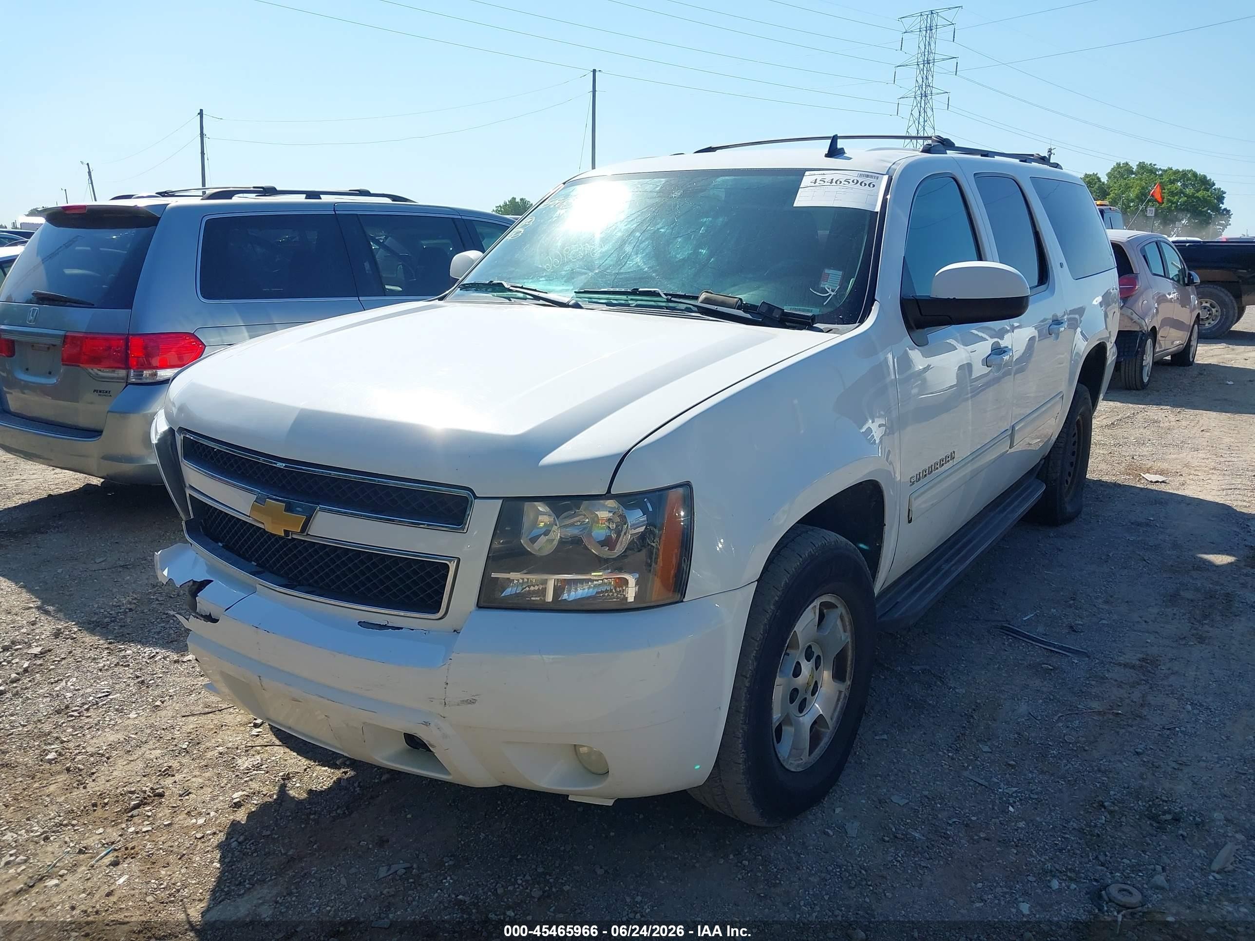 2013 Chevrolet Suburban Lt White vin: 1GNSKJE77DR337496