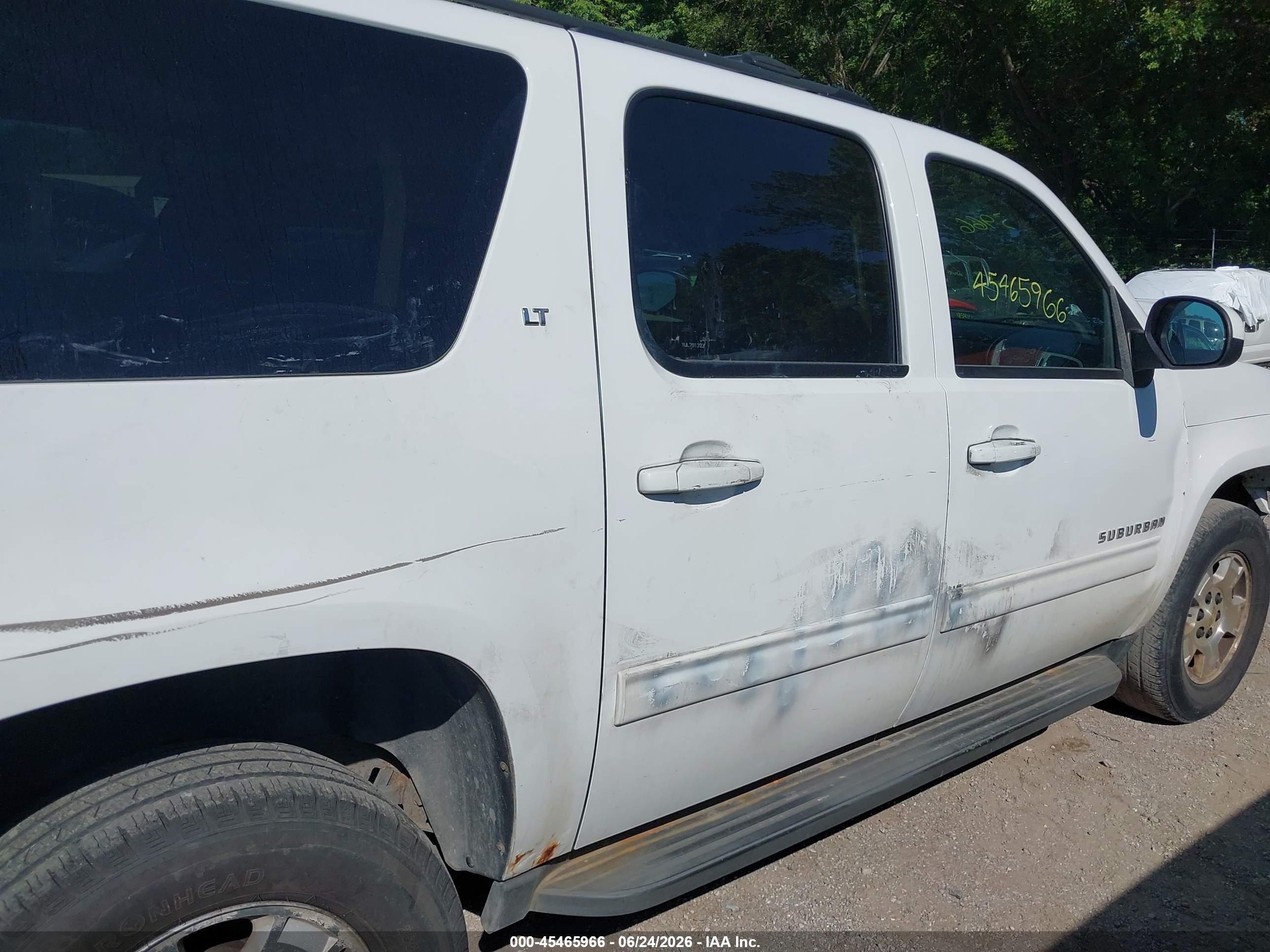 2013 Chevrolet Suburban Lt White vin: 1GNSKJE77DR337496