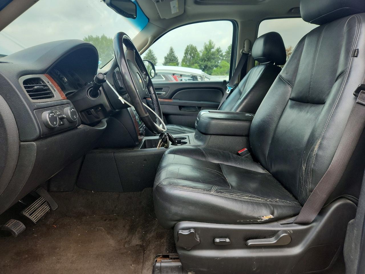 2014 Chevrolet Suburban K1500 Lt Серебряный vin: 1GNSKJE77ER117907