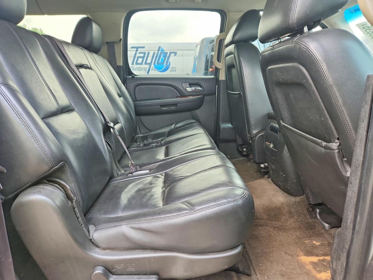 2014 Chevrolet Suburban K1500 Lt Серебряный vin: 1GNSKJE77ER117907