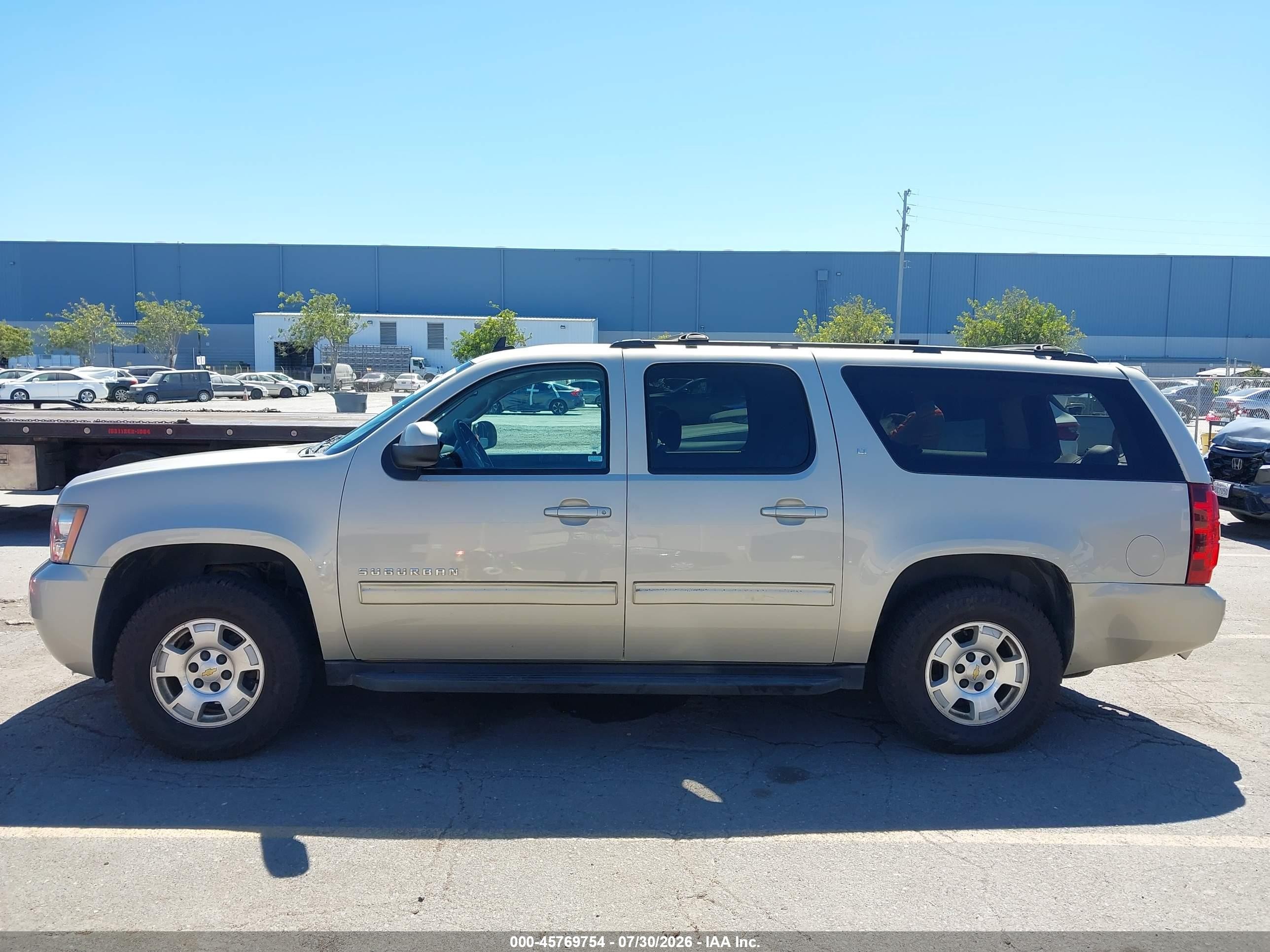 2014 Chevrolet Suburban Lt Gold vin: 1GNSKJE77ER201841