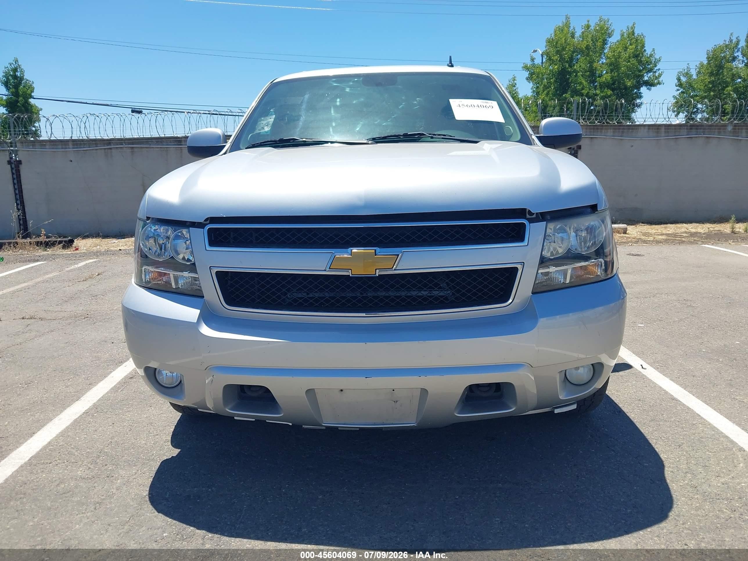 2012 Chevrolet Suburban Lt Серый vin: 1GNSKJE78CR214837