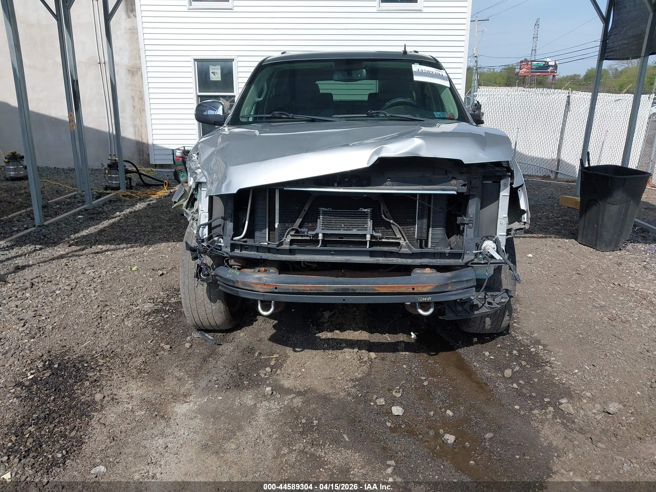 2013 Chevrolet Suburban 1500 Lt Silver vin: 1GNSKJE78DR361399