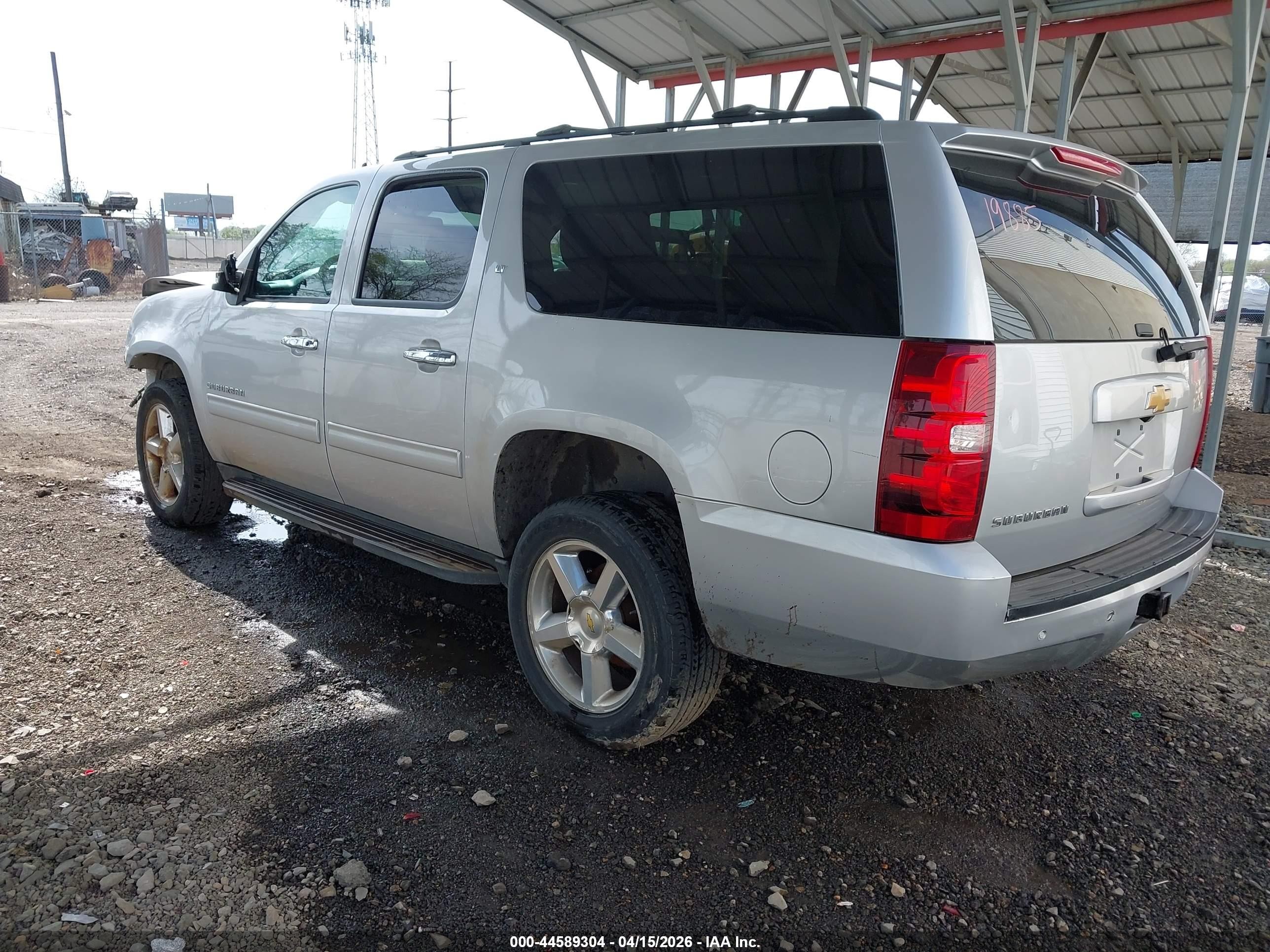2013 Chevrolet Suburban 1500 Lt Silver vin: 1GNSKJE78DR361399